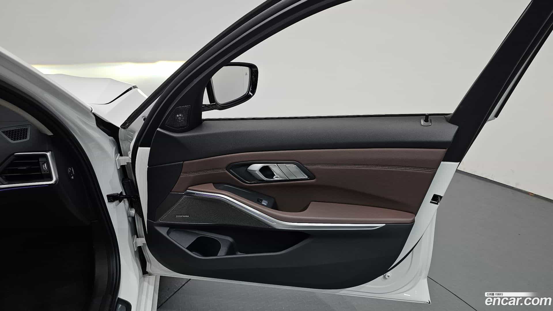 3-Series BMW 2021.3-INNER-034