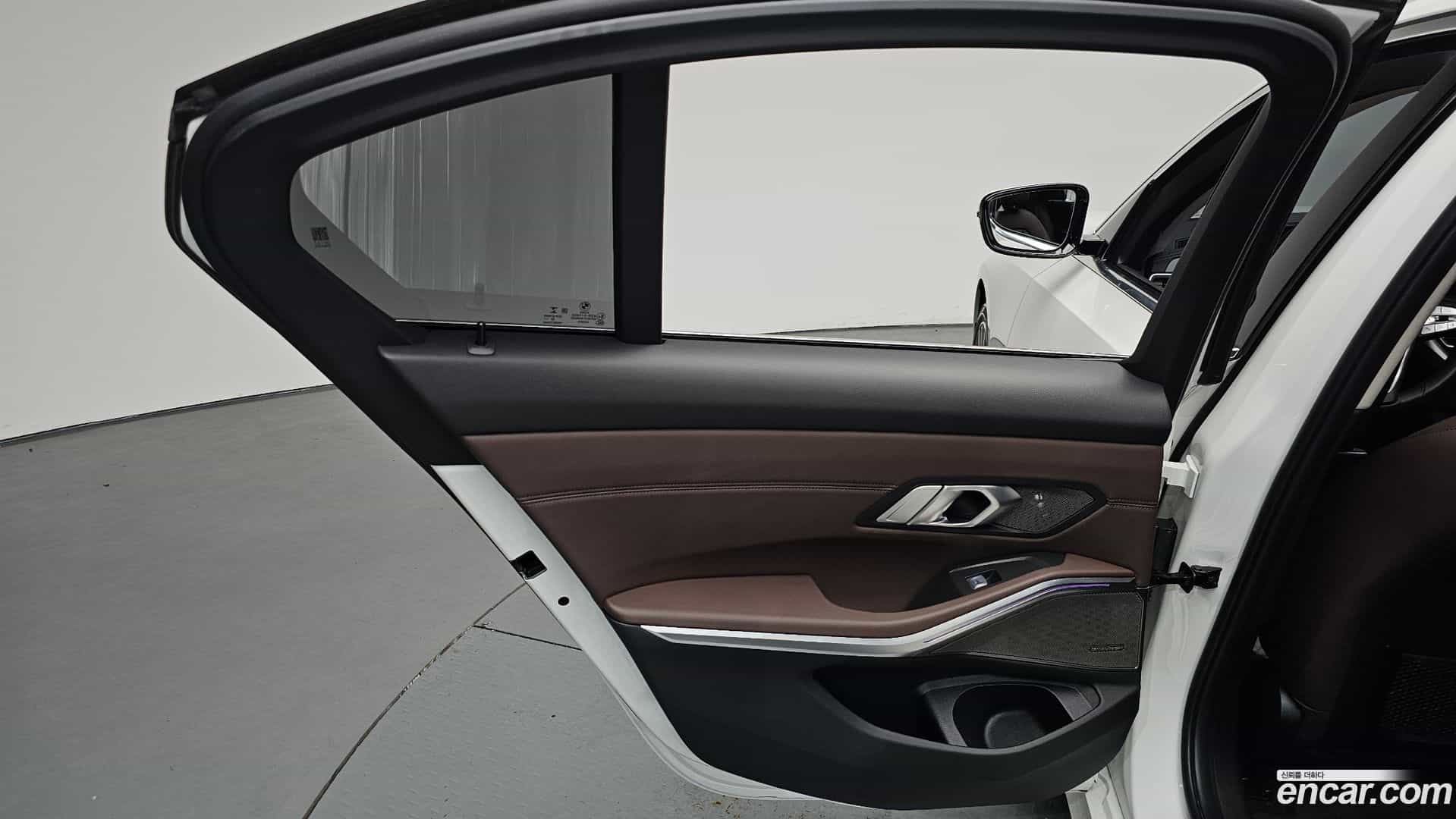 3-Series BMW 2021.3-INNER-035