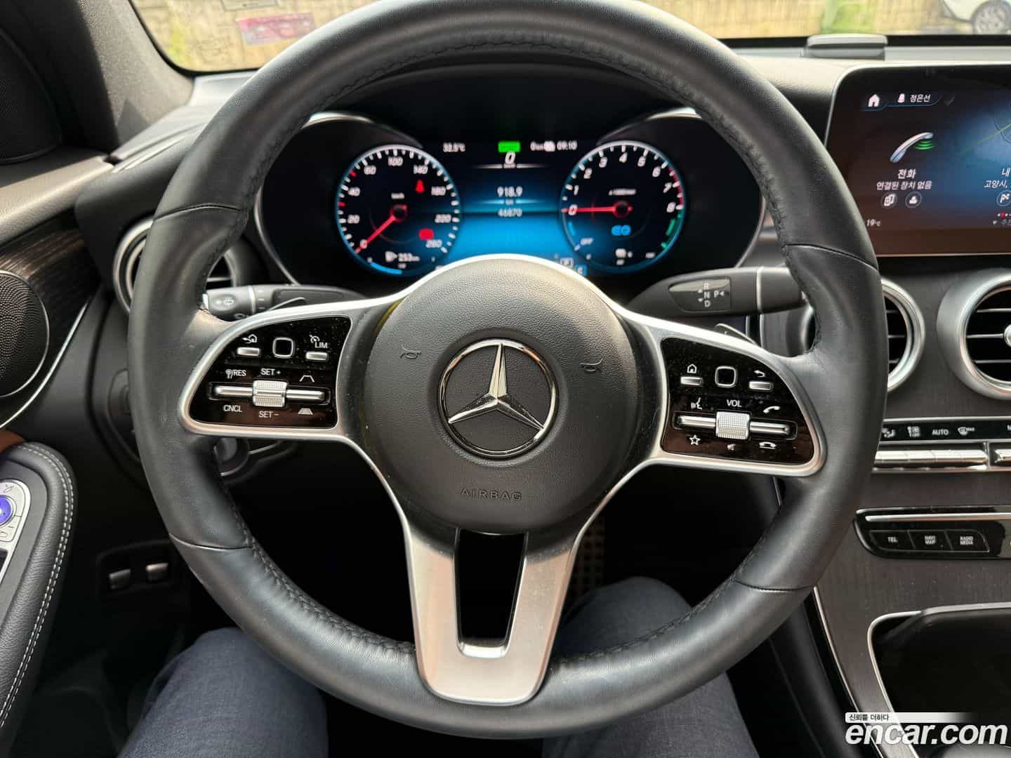 GLC-Class Mercedes-Benz 2021.8-OPTION-017