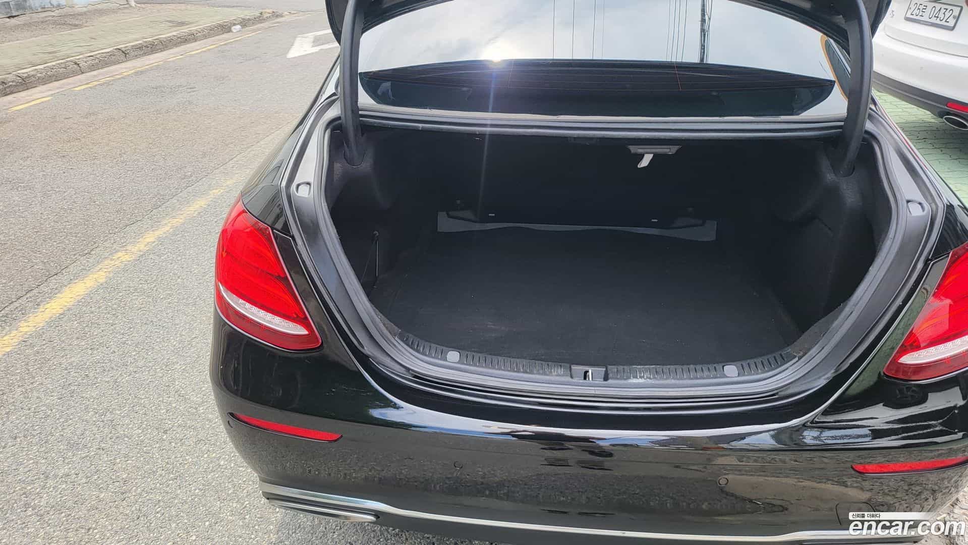 E-Class Mercedes-Benz 2017.3-INNER-007