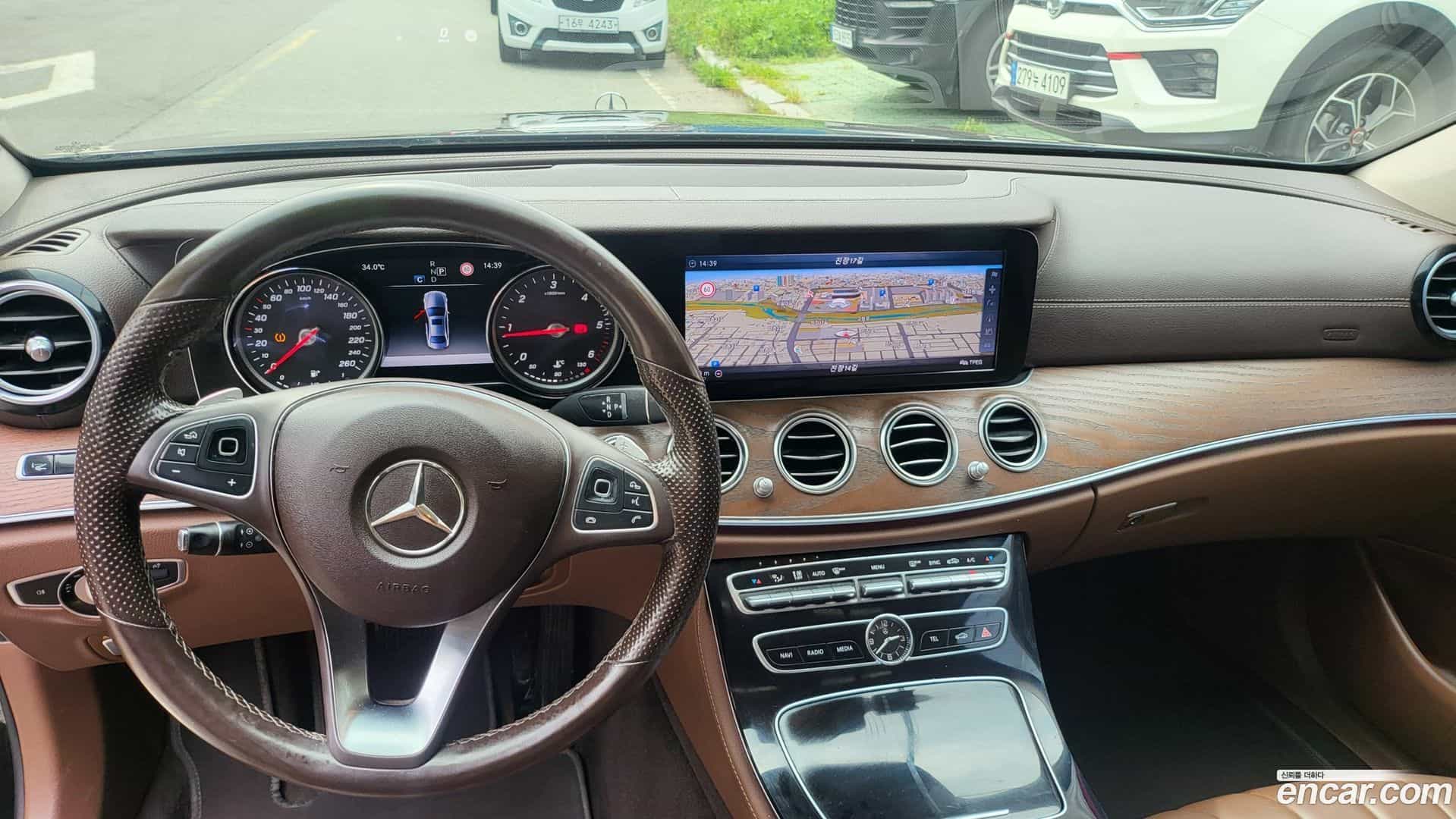 E-Class Mercedes-Benz 2017.3-OPTION-017