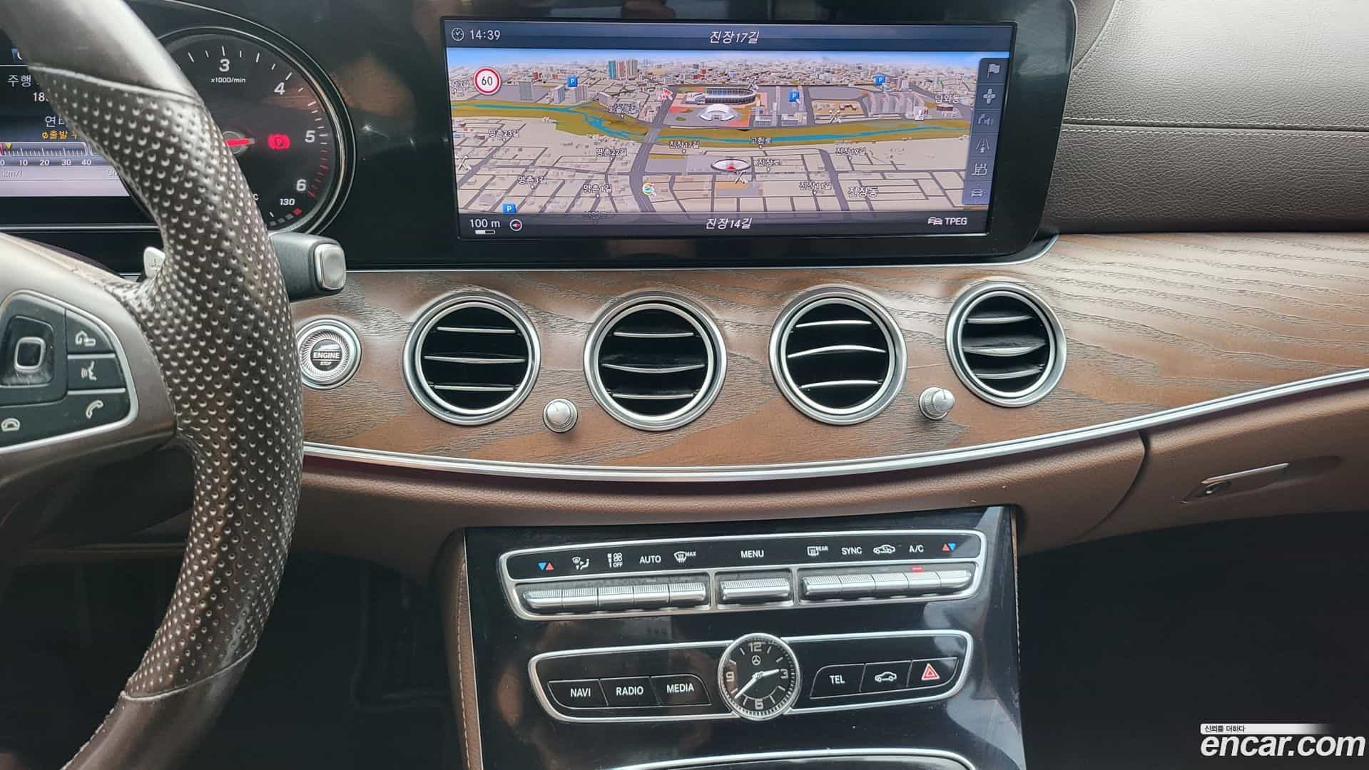 E-Class Mercedes-Benz 2017.3-OPTION-019