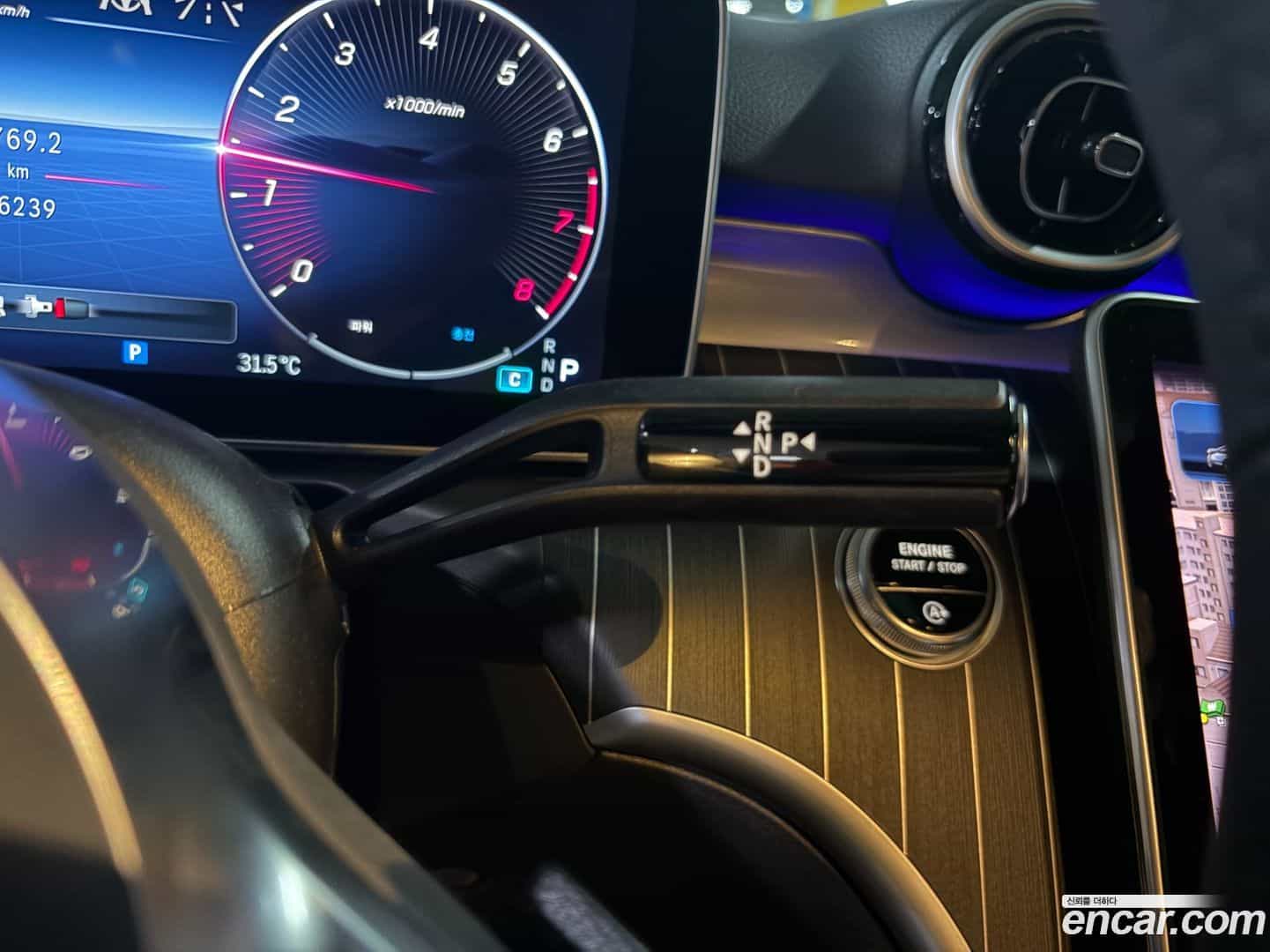 C-Class Mercedes-Benz 2024.3-INNER-009