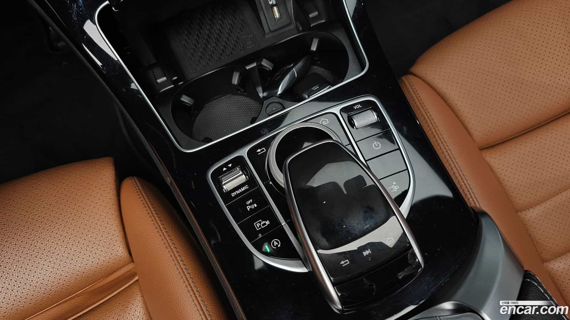 C-Class Mercedes-Benz 2020.4-OPTION-023