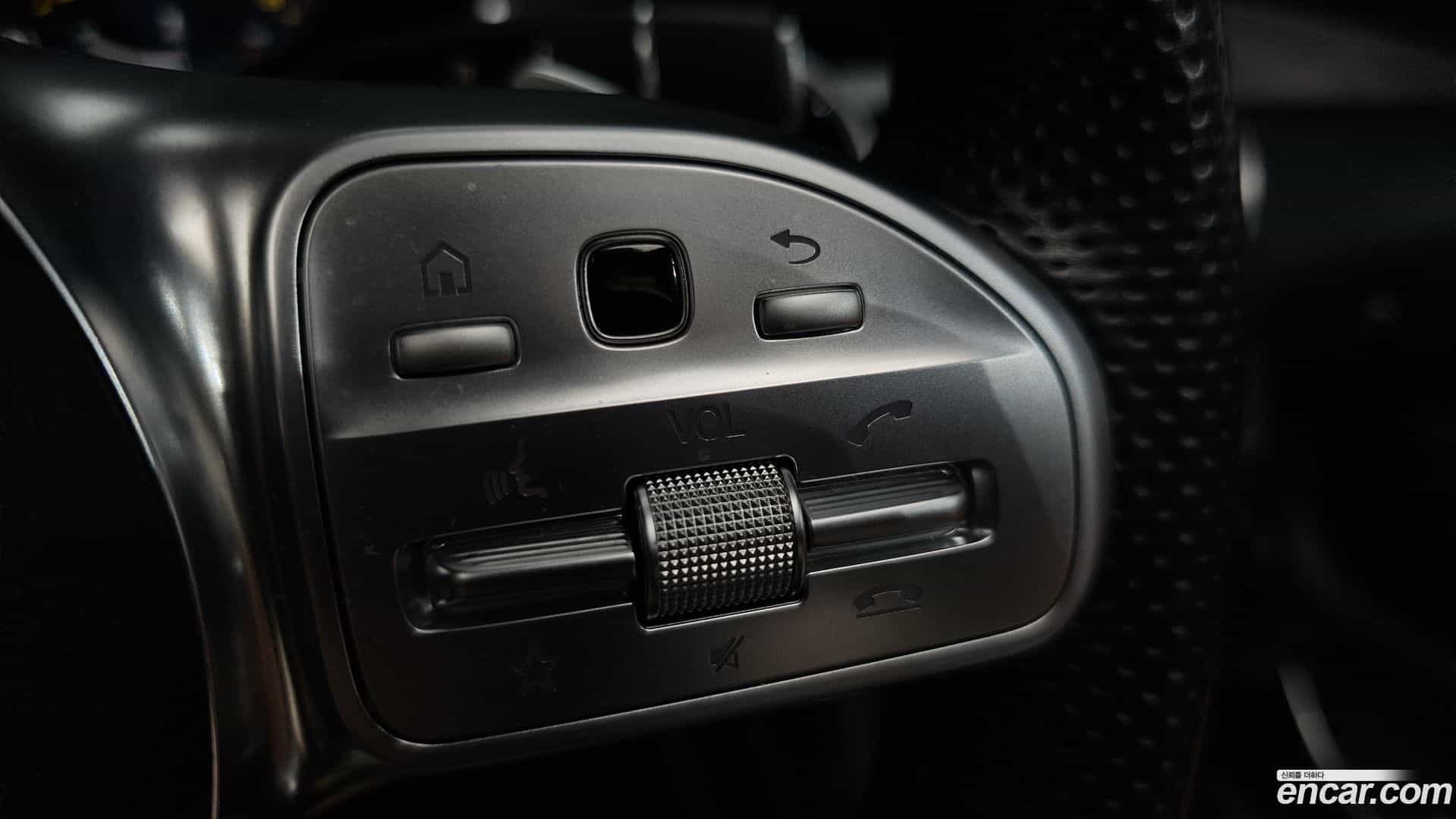C-Class Mercedes-Benz 2020.4-OPTION-042