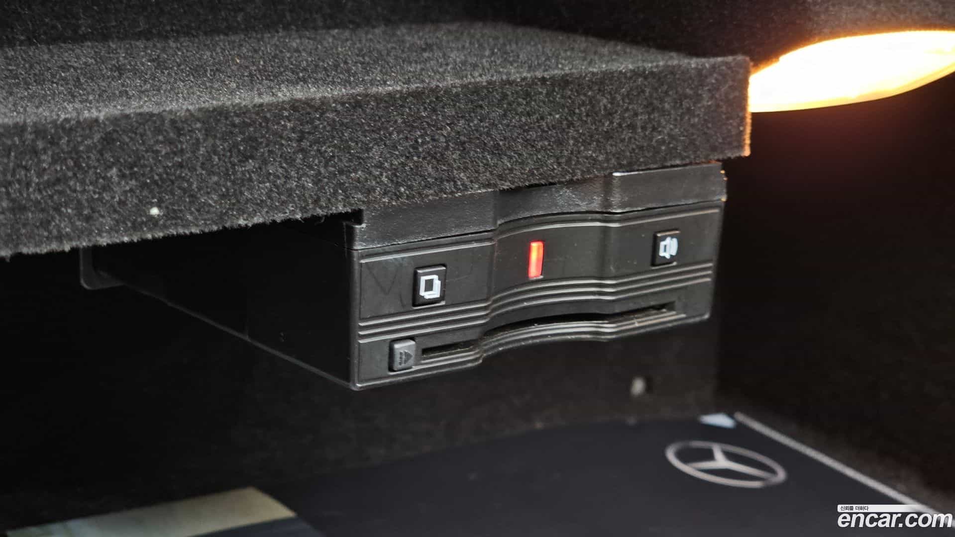 C-Class Mercedes-Benz 2020.4-OPTION-044