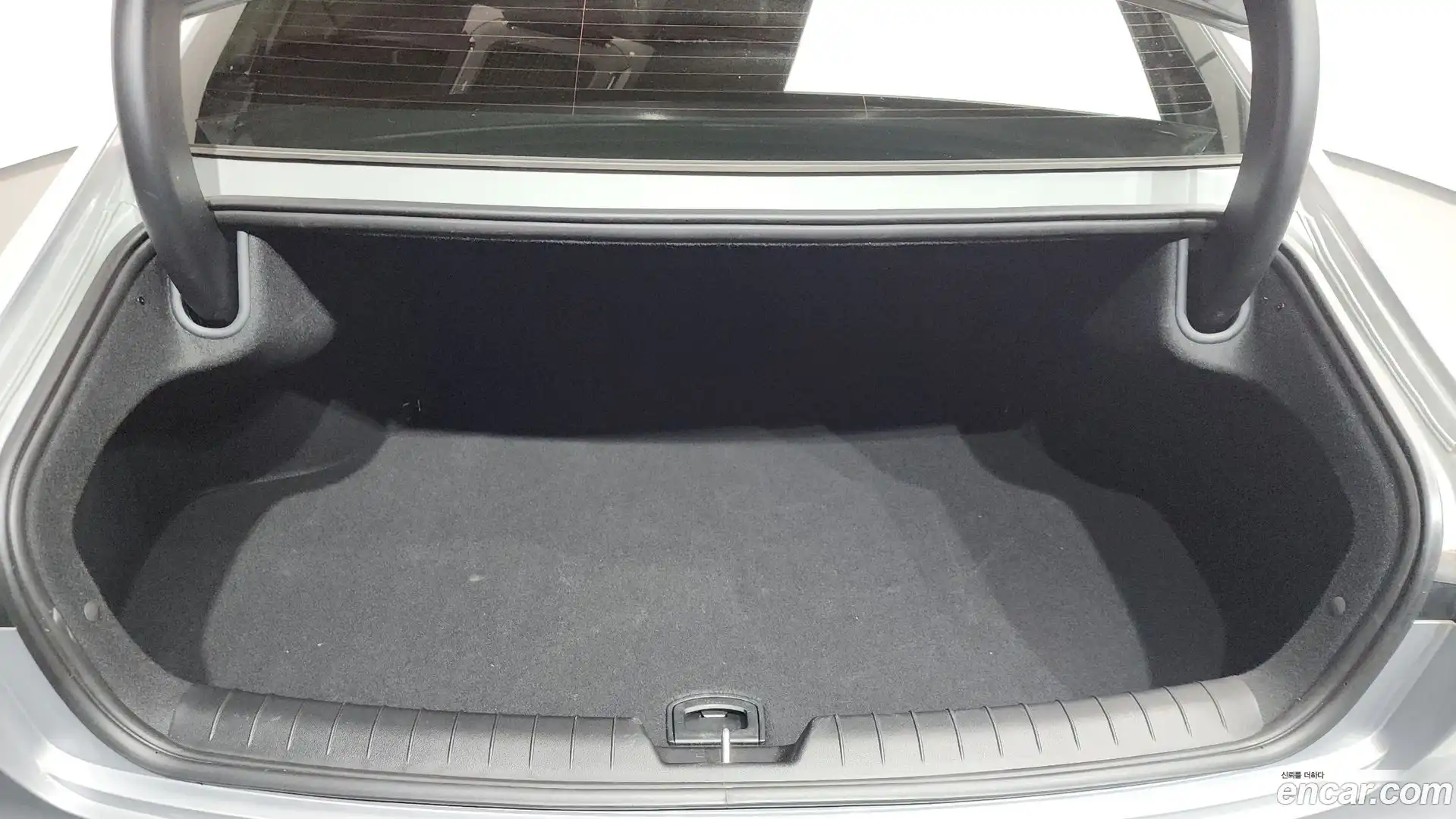 Grandeur Hyundai 2023.6-OPTION-024