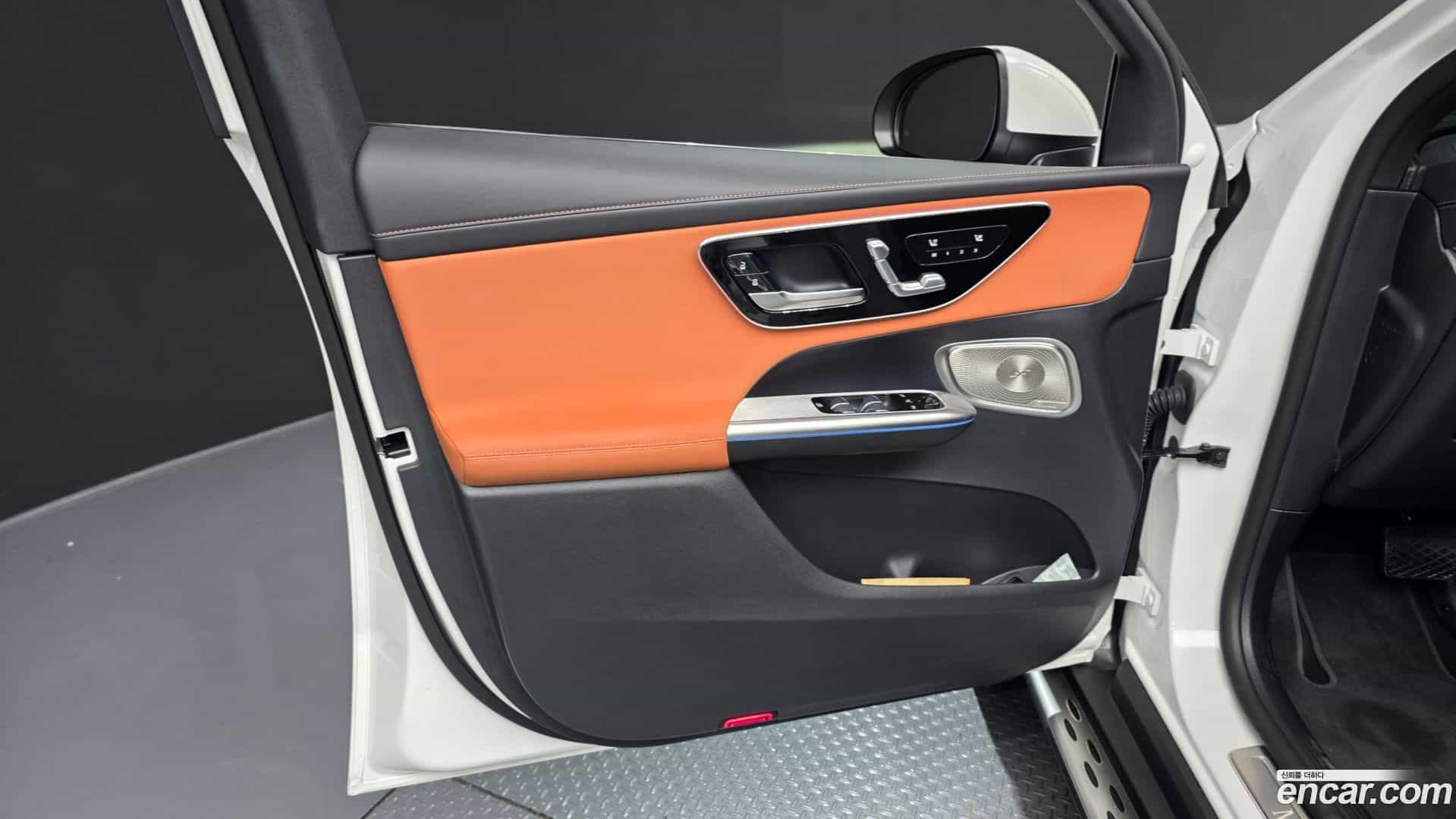 GLC-Class Mercedes-Benz 2025.5-INNER-034
