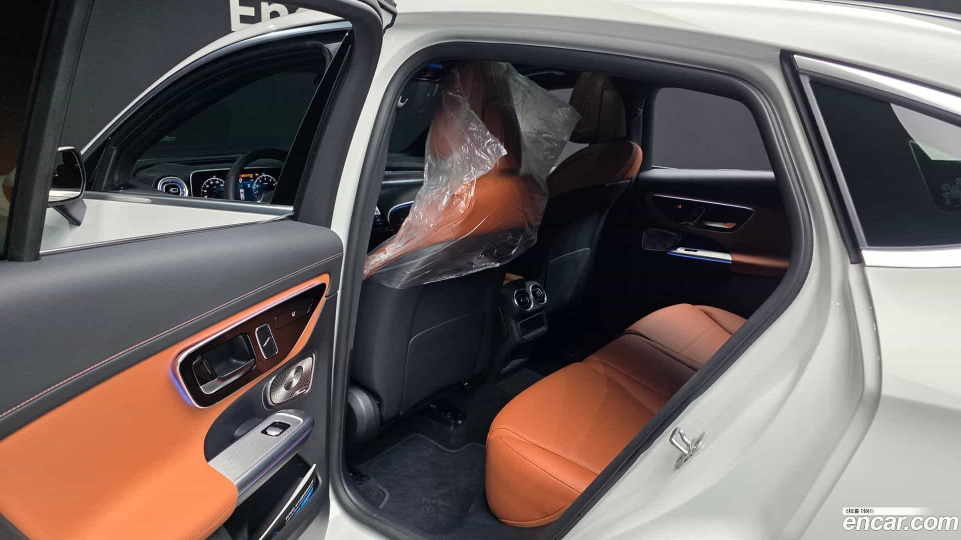 GLC-Class Mercedes-Benz 2025.5-INNER-036