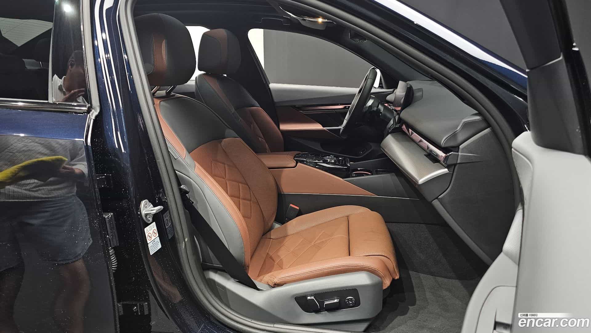 5-Series BMW 2024.8-INNER-010