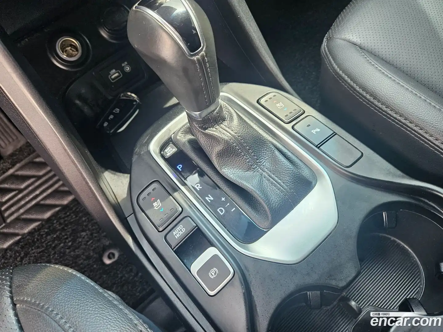 Santafe Hyundai 2017.2-INNER-009