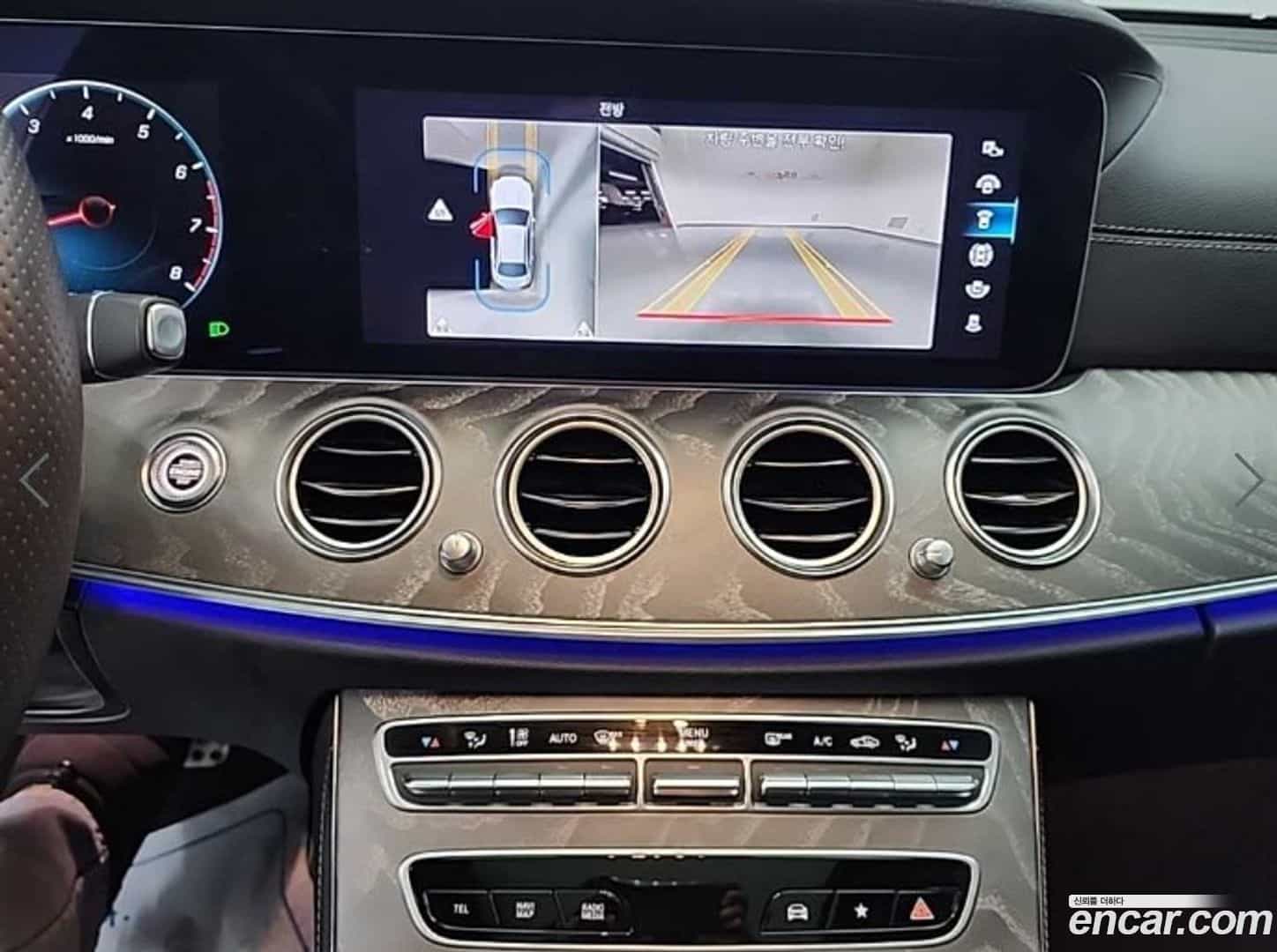 E-Class Mercedes-Benz 2022.6-INNER-010