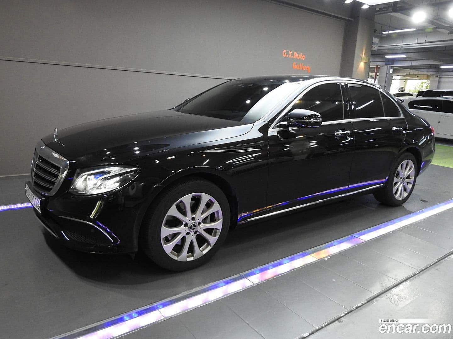 Main__Slider__Photo:E-Class Mercedes-Benz 2017.6-0