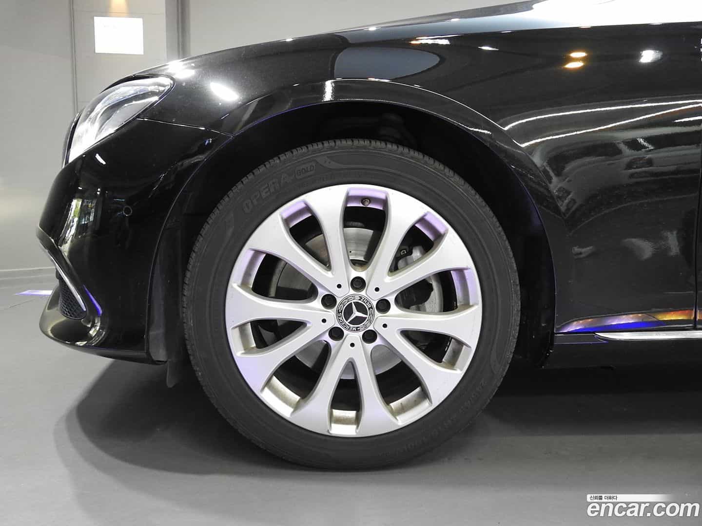 E-Class Mercedes-Benz 2017.6-OUTER-005