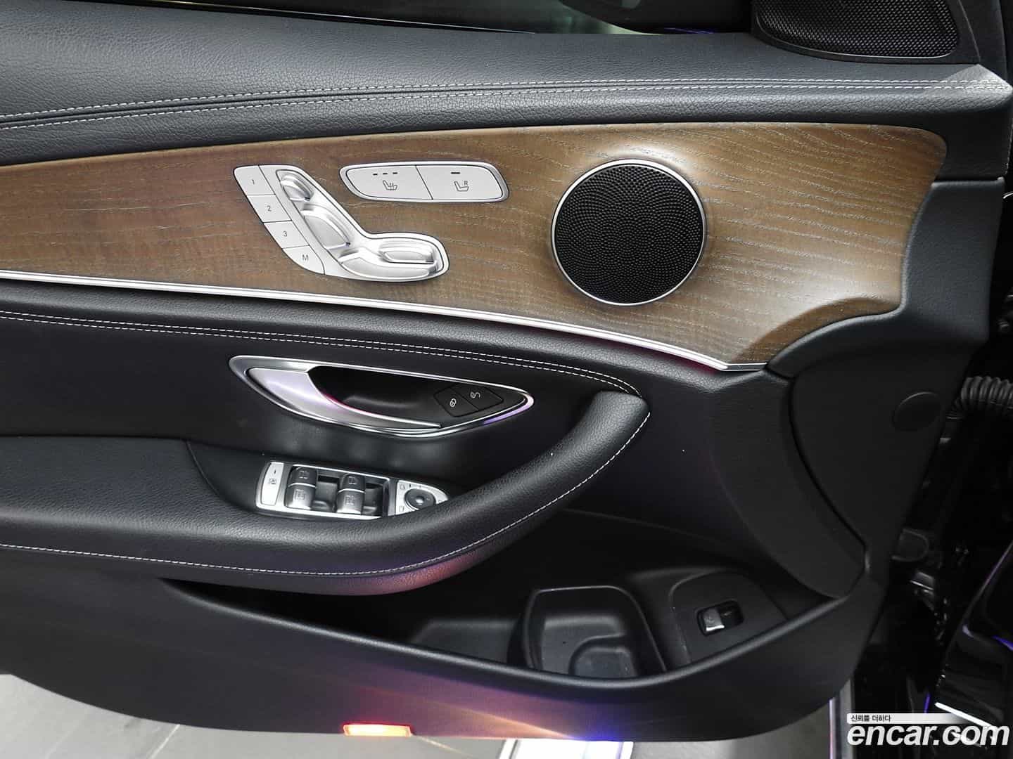 E-Class Mercedes-Benz 2017.6-INNER-010
