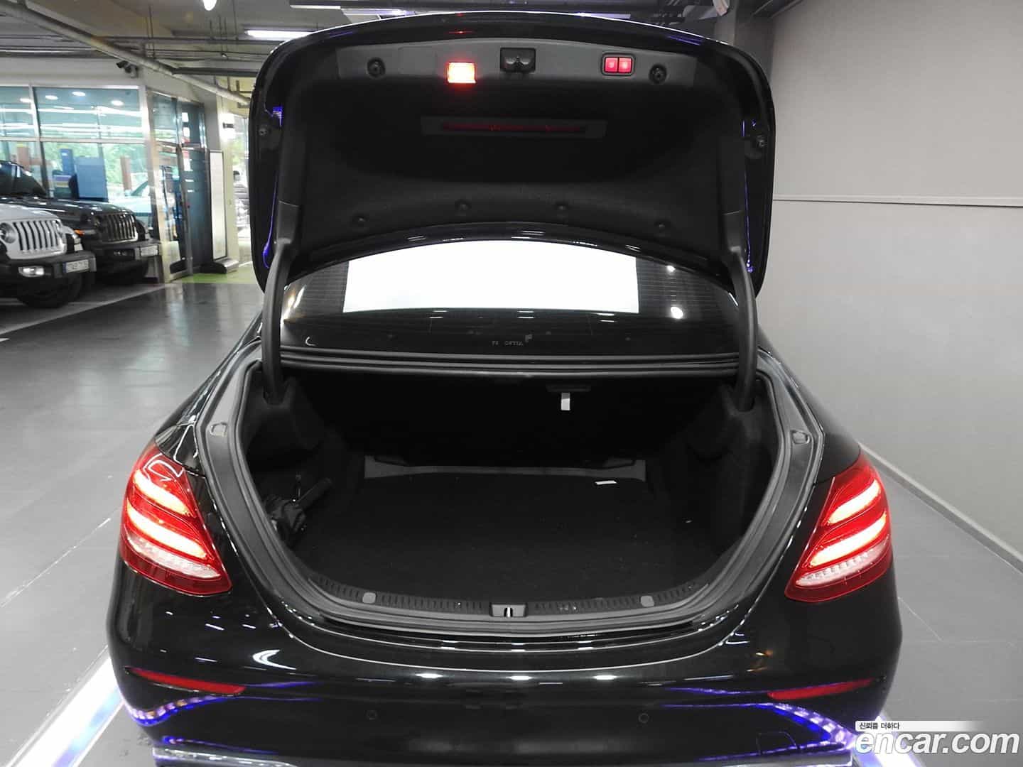 E-Class Mercedes-Benz 2017.6-OPTION-016
