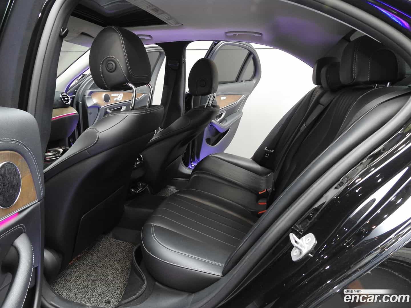 E-Class Mercedes-Benz 2017.6-OPTION-020