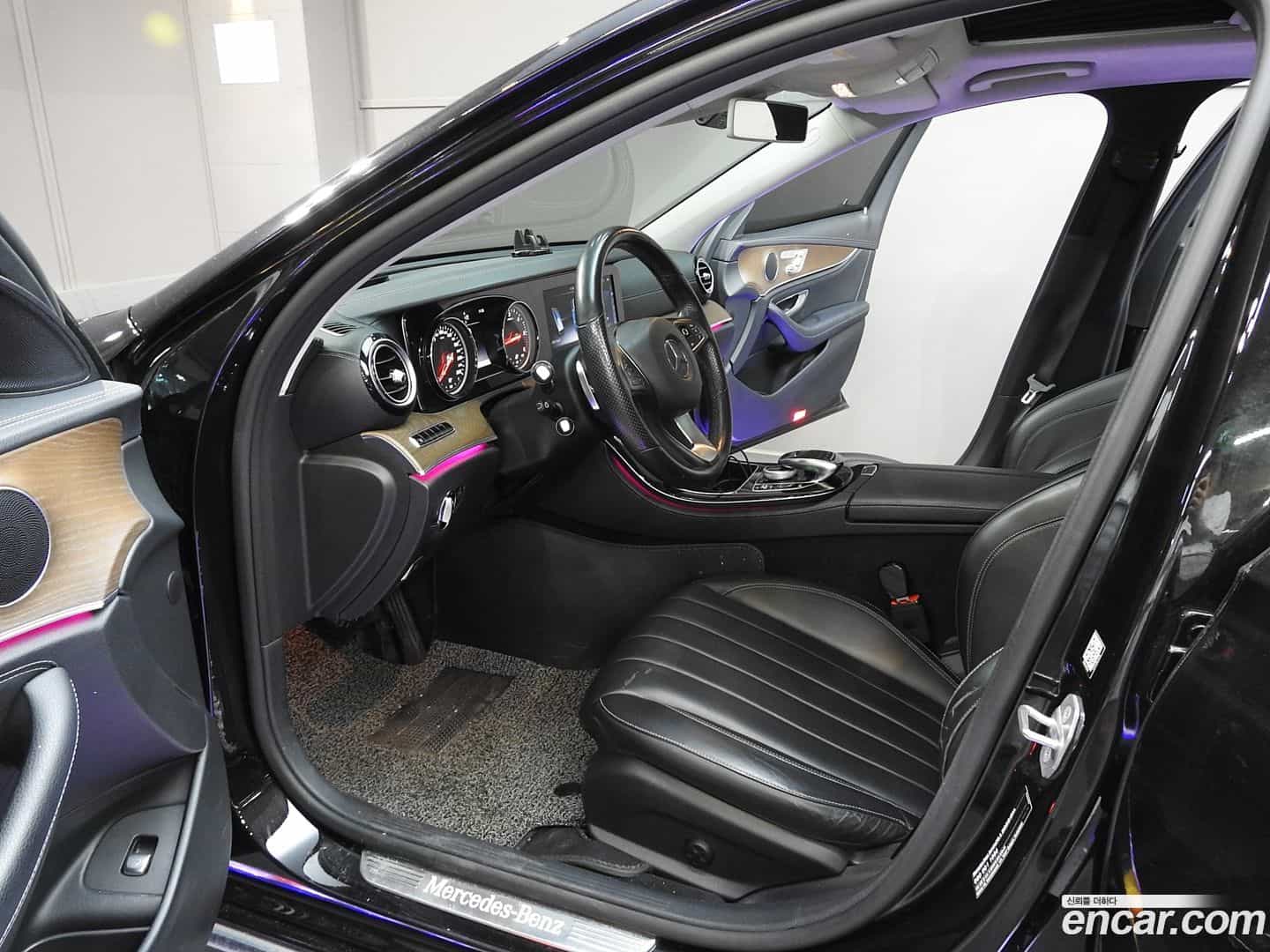 E-Class Mercedes-Benz 2017.6-OPTION-024