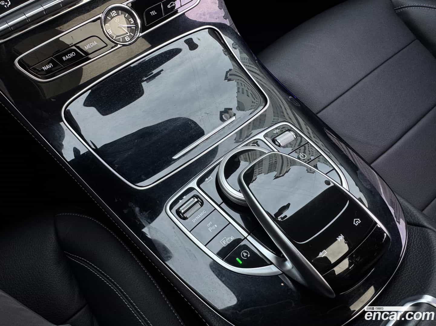 E-Class Mercedes-Benz 2016.8-OPTION-017