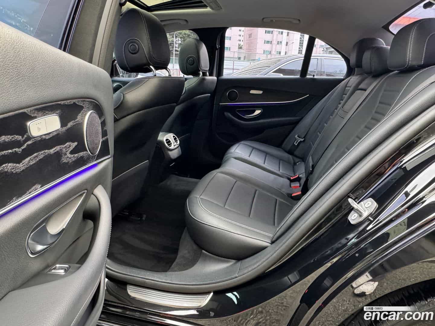 E-Class Mercedes-Benz 2016.8-OPTION-019