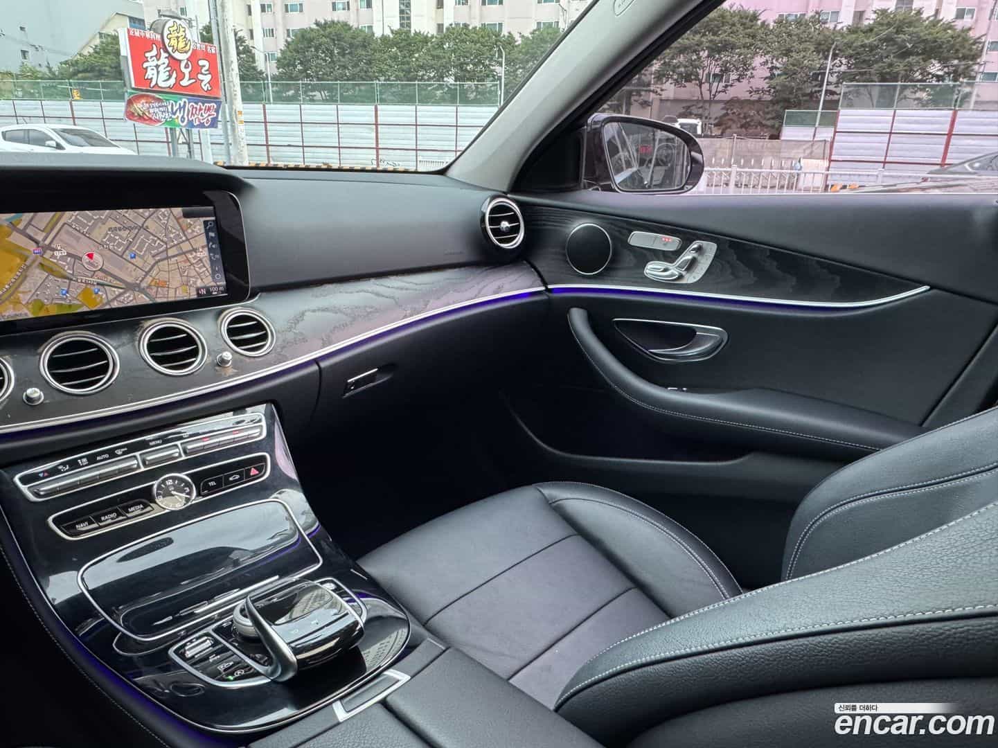 E-Class Mercedes-Benz 2016.8-OPTION-021