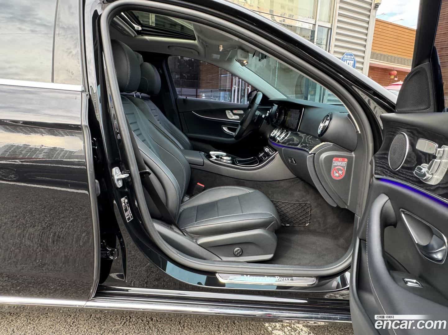 E-Class Mercedes-Benz 2016.8-OPTION-022
