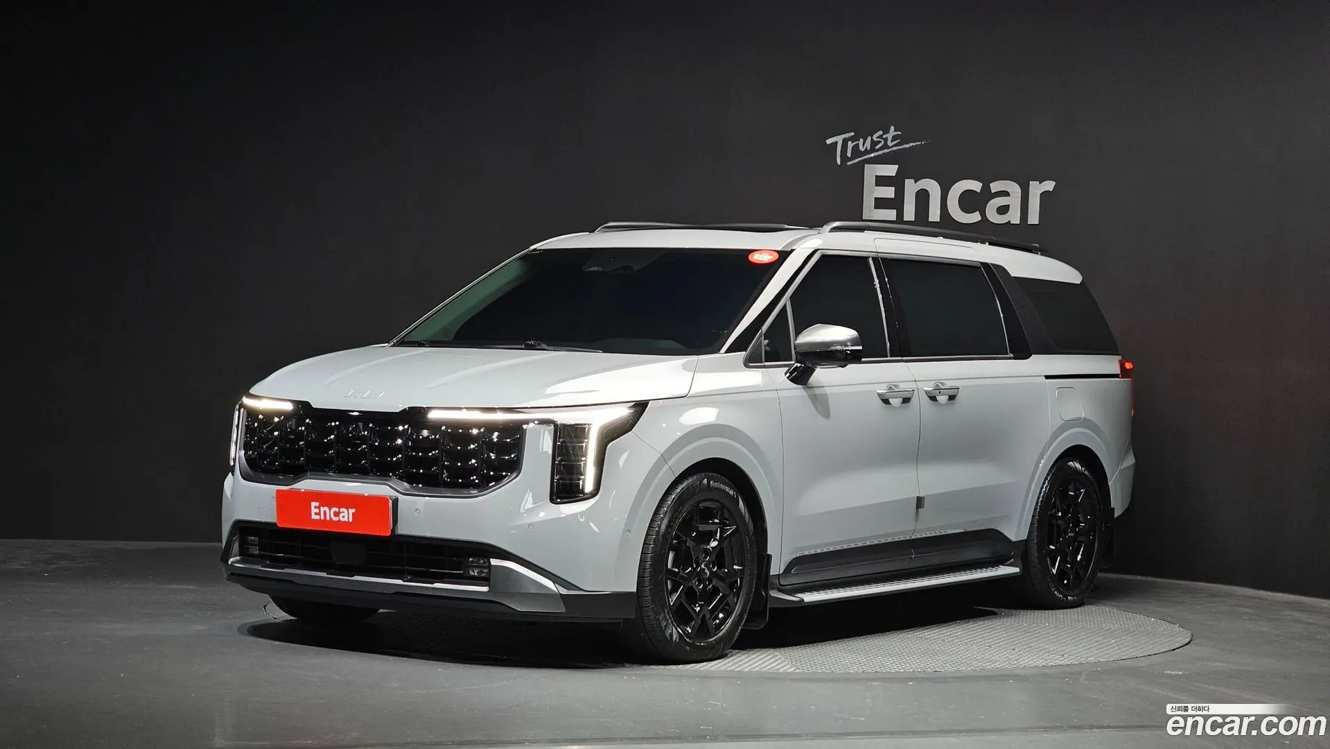 Main__Slider__Photo:Canival Kia 2024.3-0