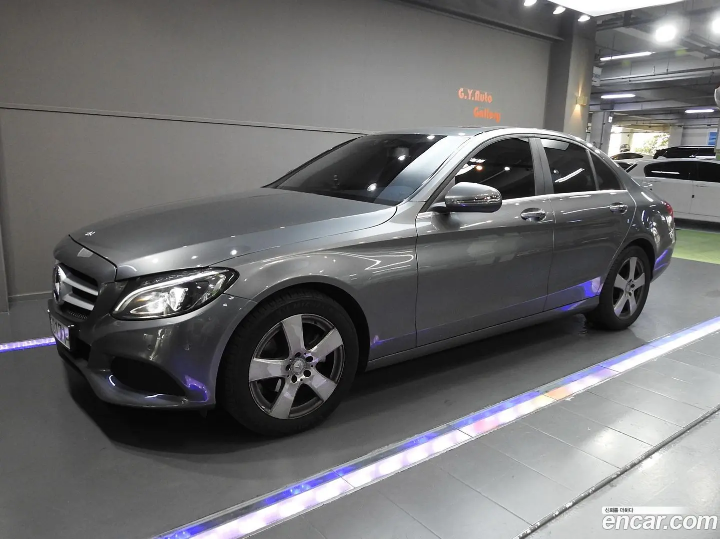 Main__Slider__Photo:C-Class Mercedes-Benz 2016.10-0