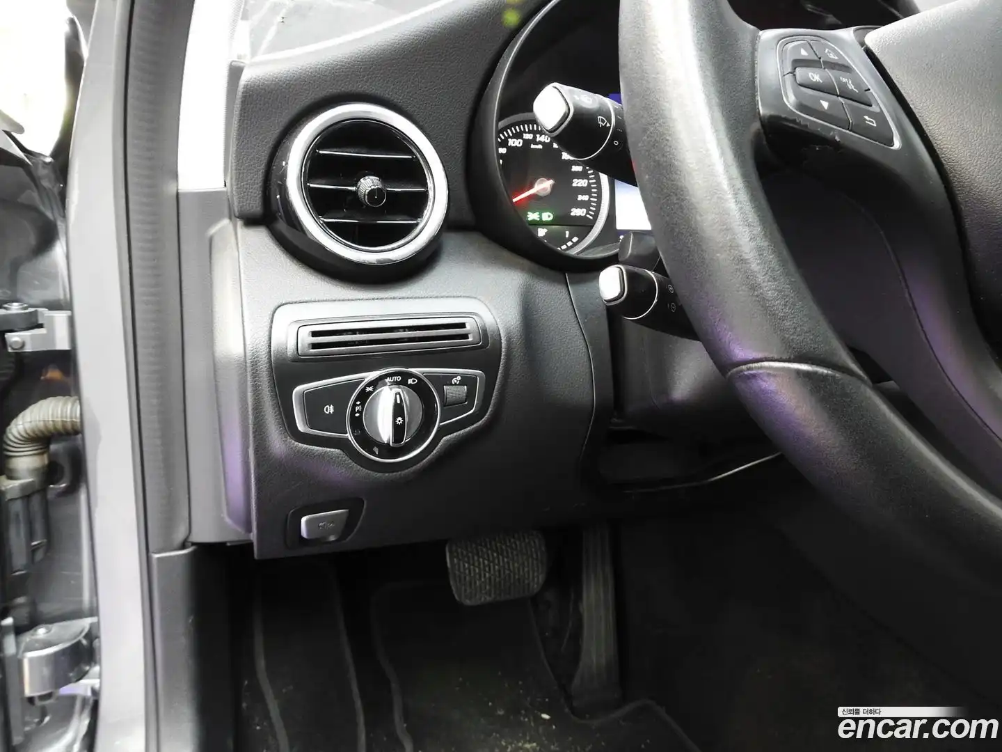 C-Class Mercedes-Benz 2016.10-INNER-009