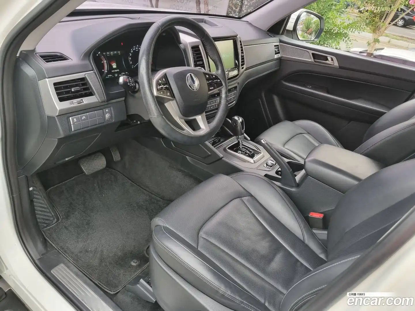 Rexton KG Mobility 2018.0-INNER-007
