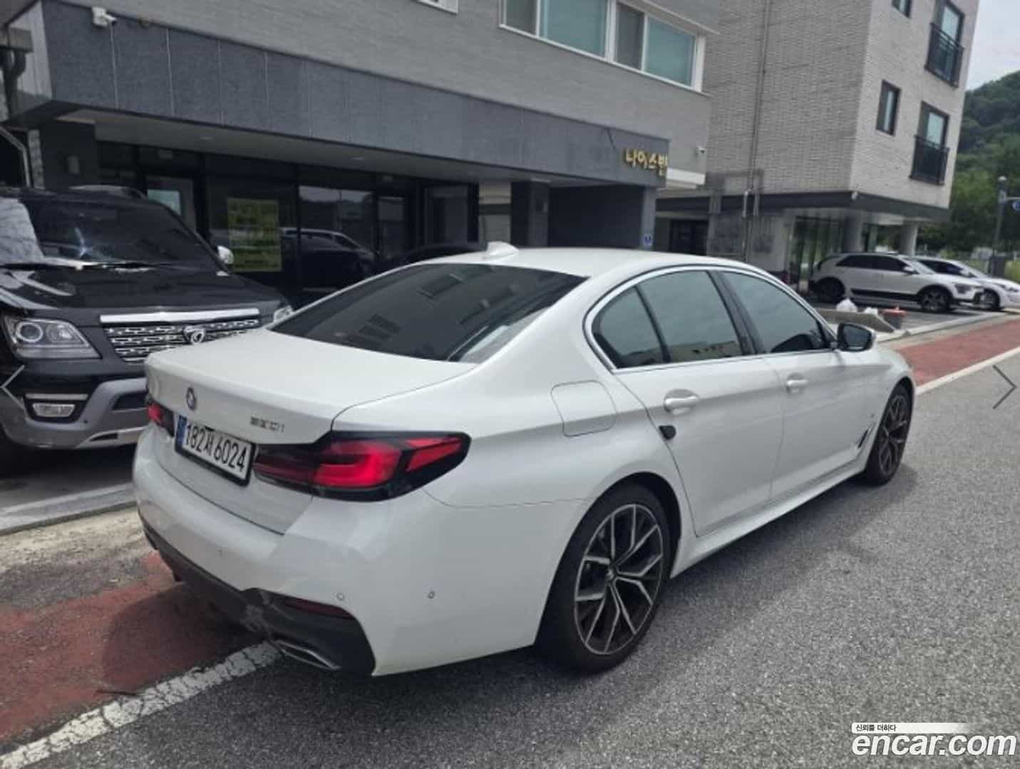 5-Series BMW 2022.8-OUTER-004