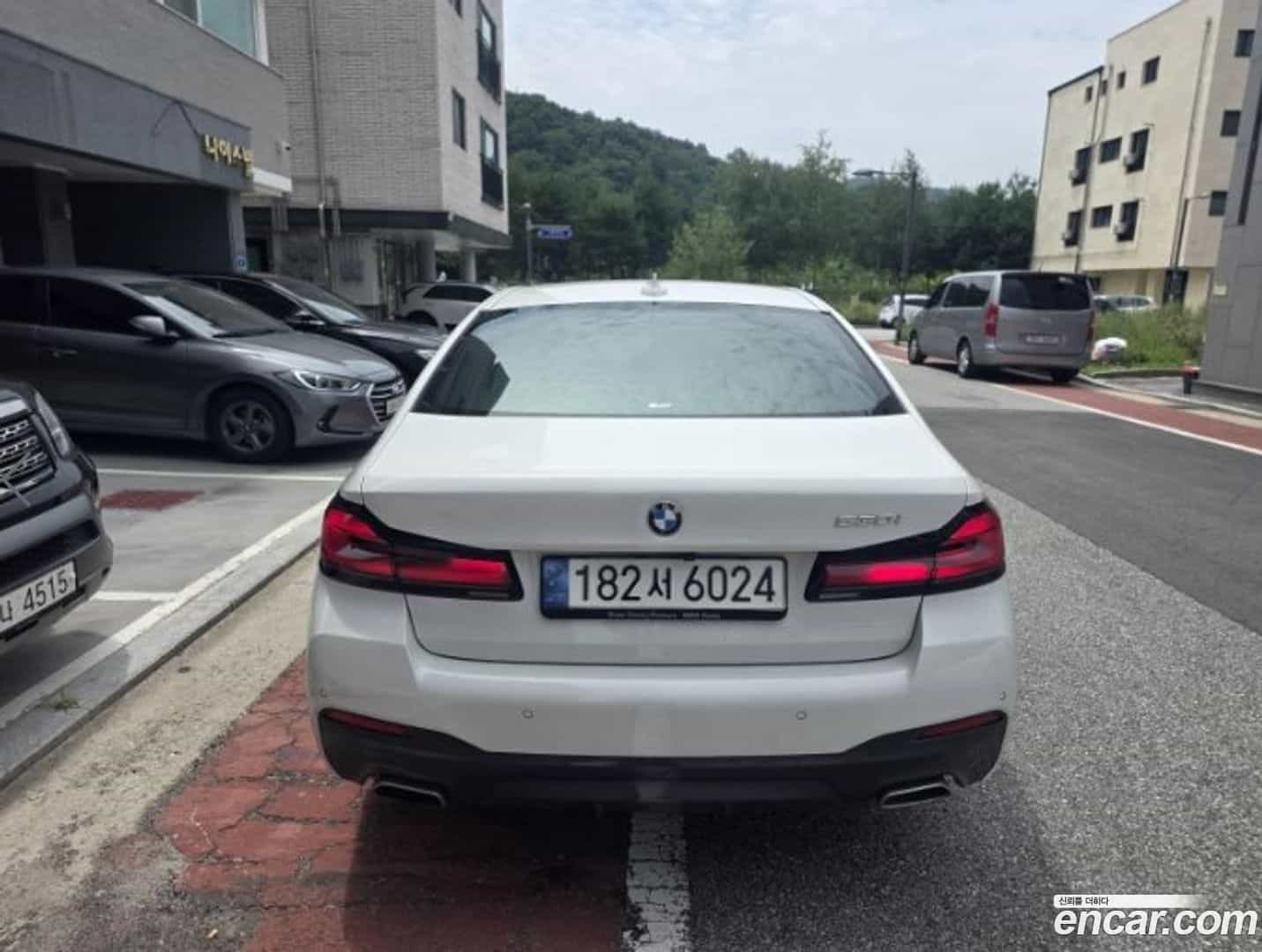 5-Series BMW 2022.8-OUTER-005