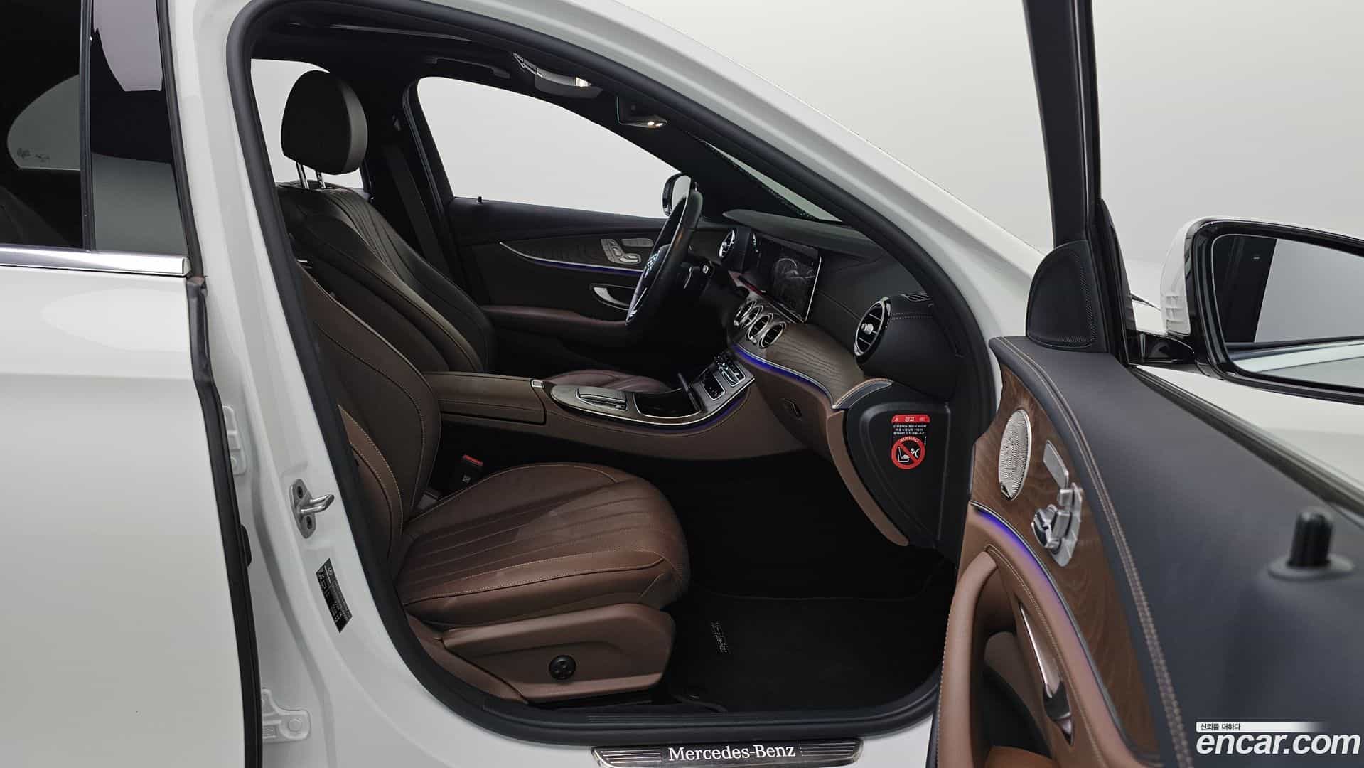 E-Class Mercedes-Benz 2023.8-OPTION-015