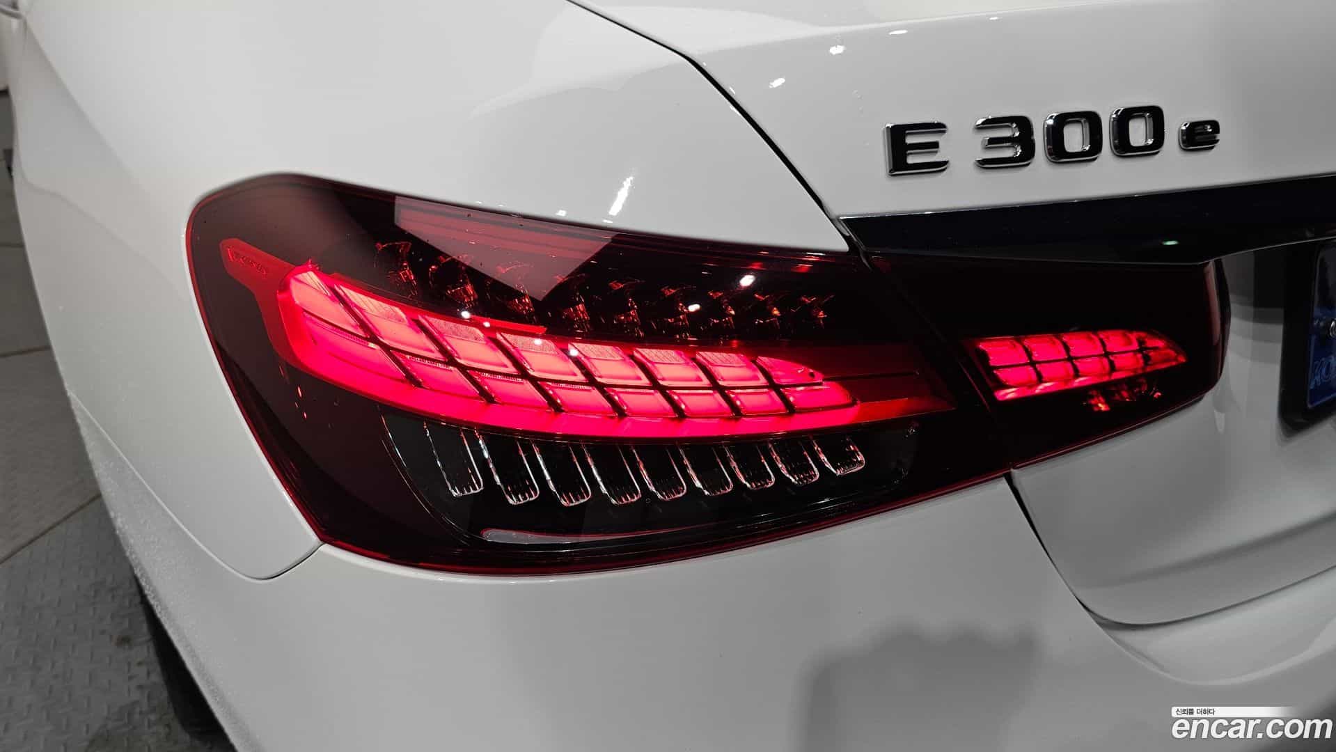 E-Class Mercedes-Benz 2023.8-OUTER-033