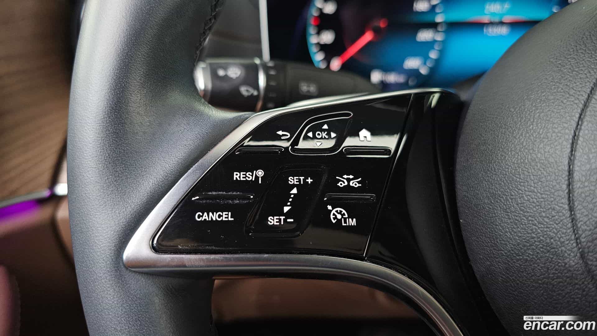 E-Class Mercedes-Benz 2023.8-OPTION-043