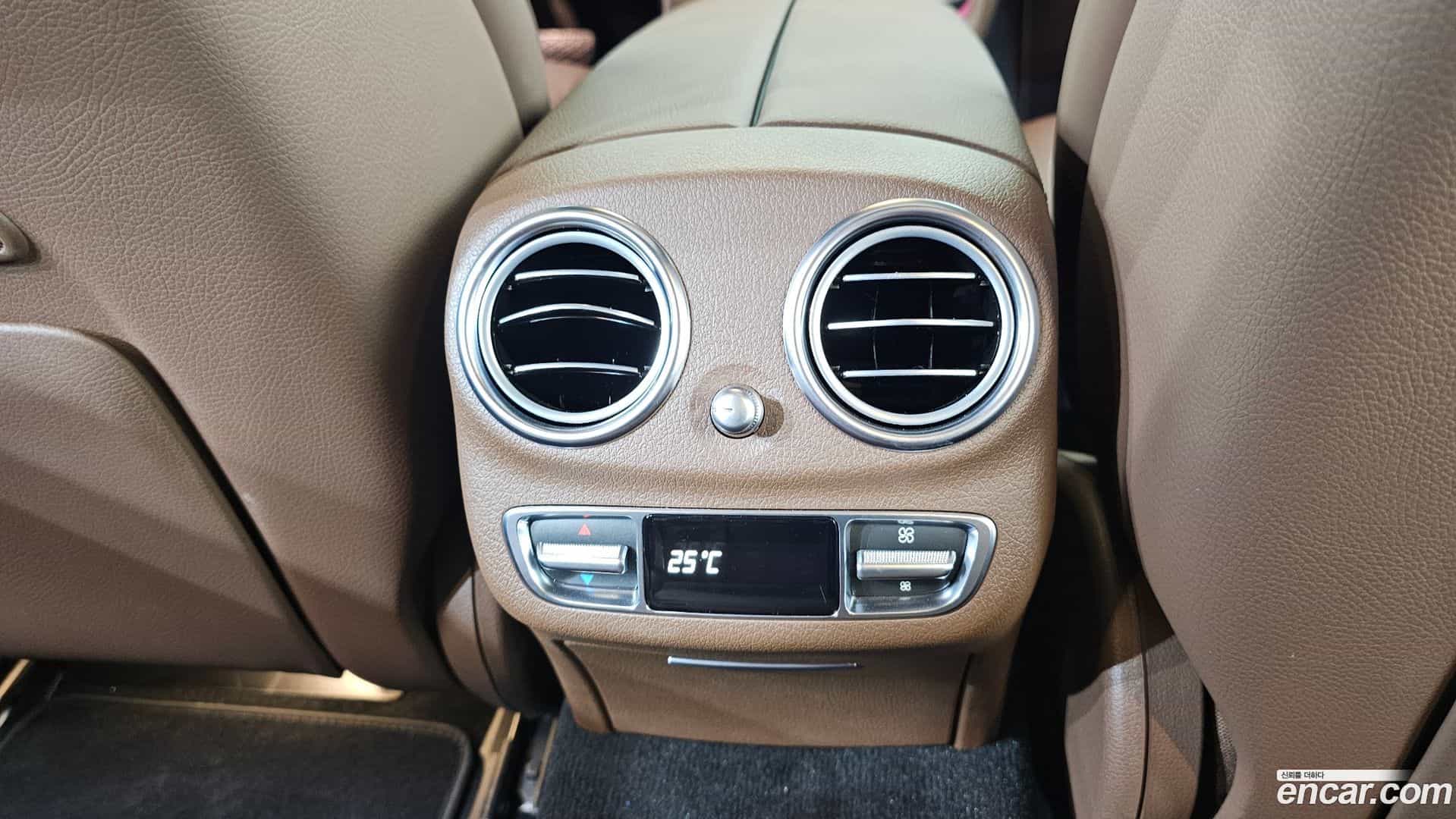 E-Class Mercedes-Benz 2023.8-OPTION-044