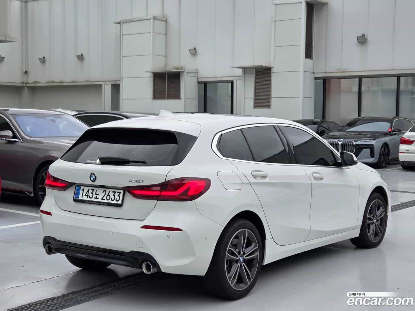 1-Series BMW 2023.6-OUTER-002