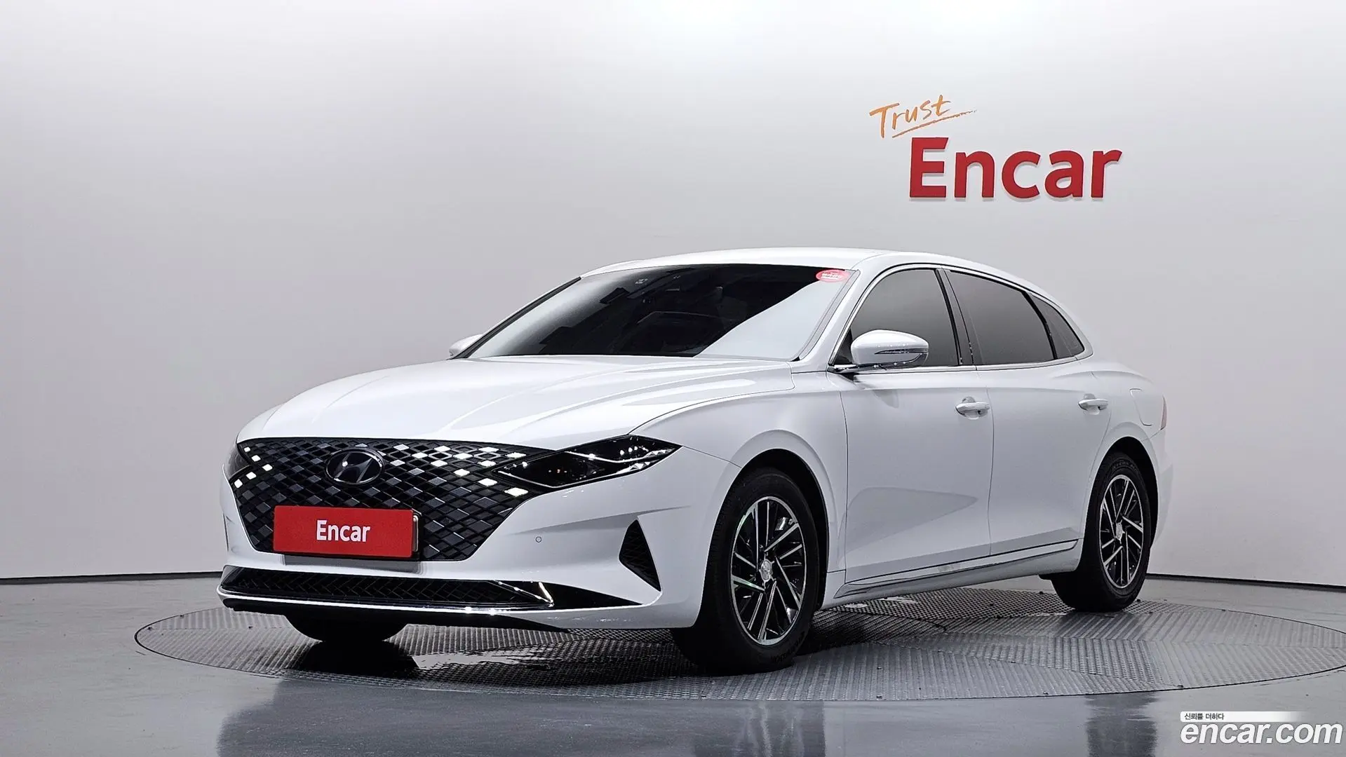 Main__Slider__Photo:Grandeur Hyundai 2021.3-0