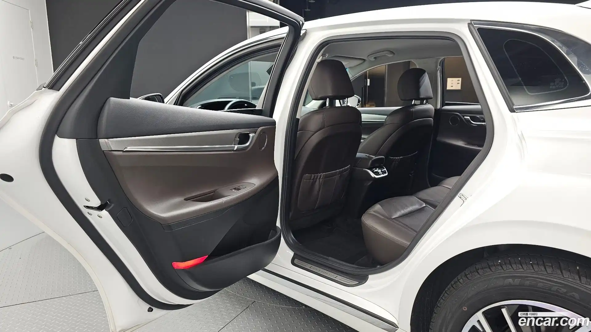Grandeur Hyundai 2021.3-OPTION-016