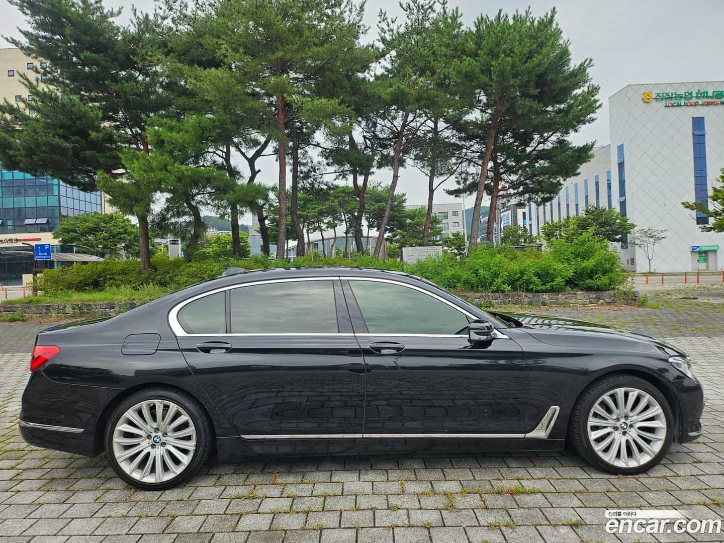 7-Series BMW 2016.8-OUTER-004