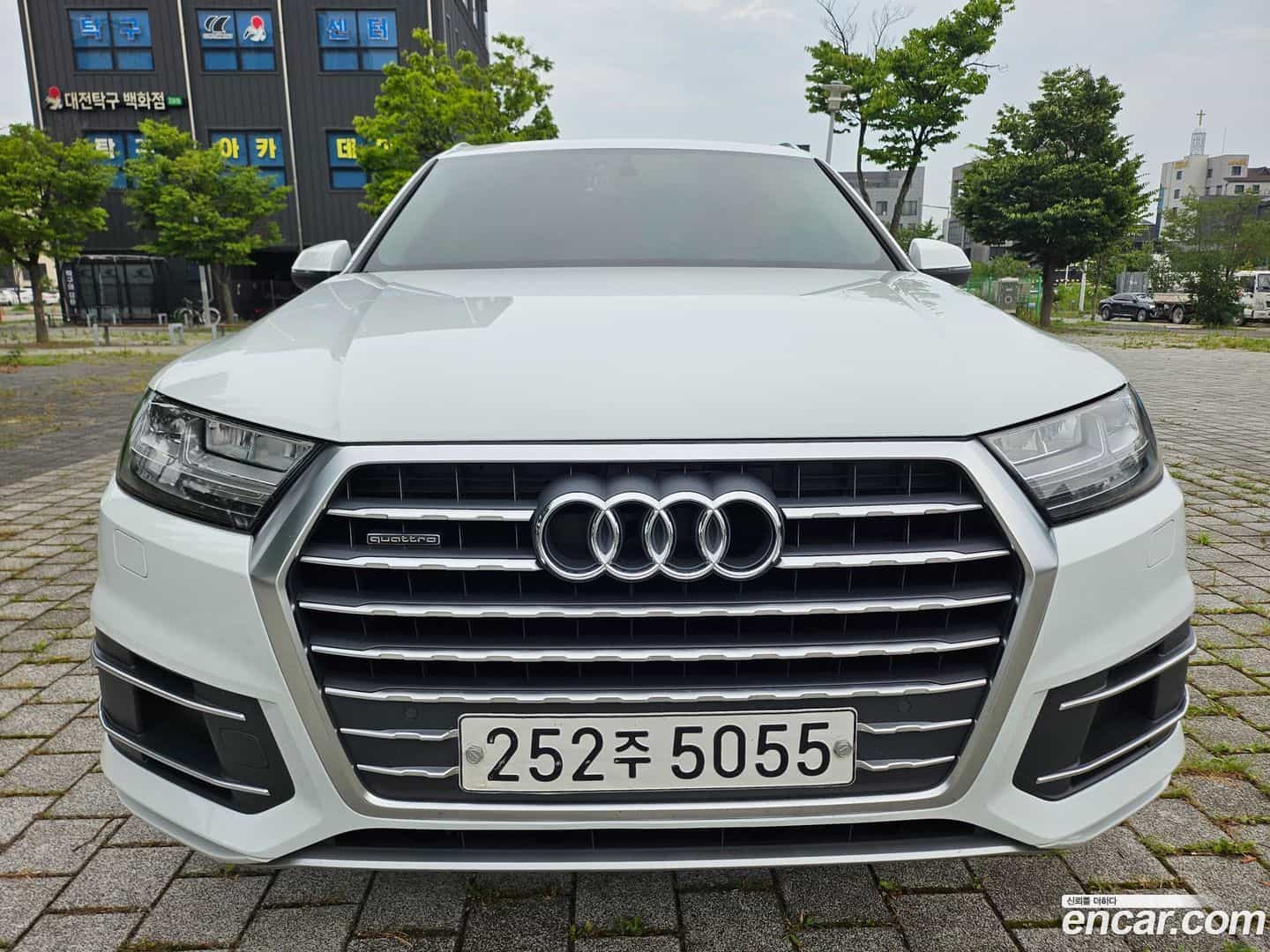 Q7 Audi 2019.10-OUTER-001