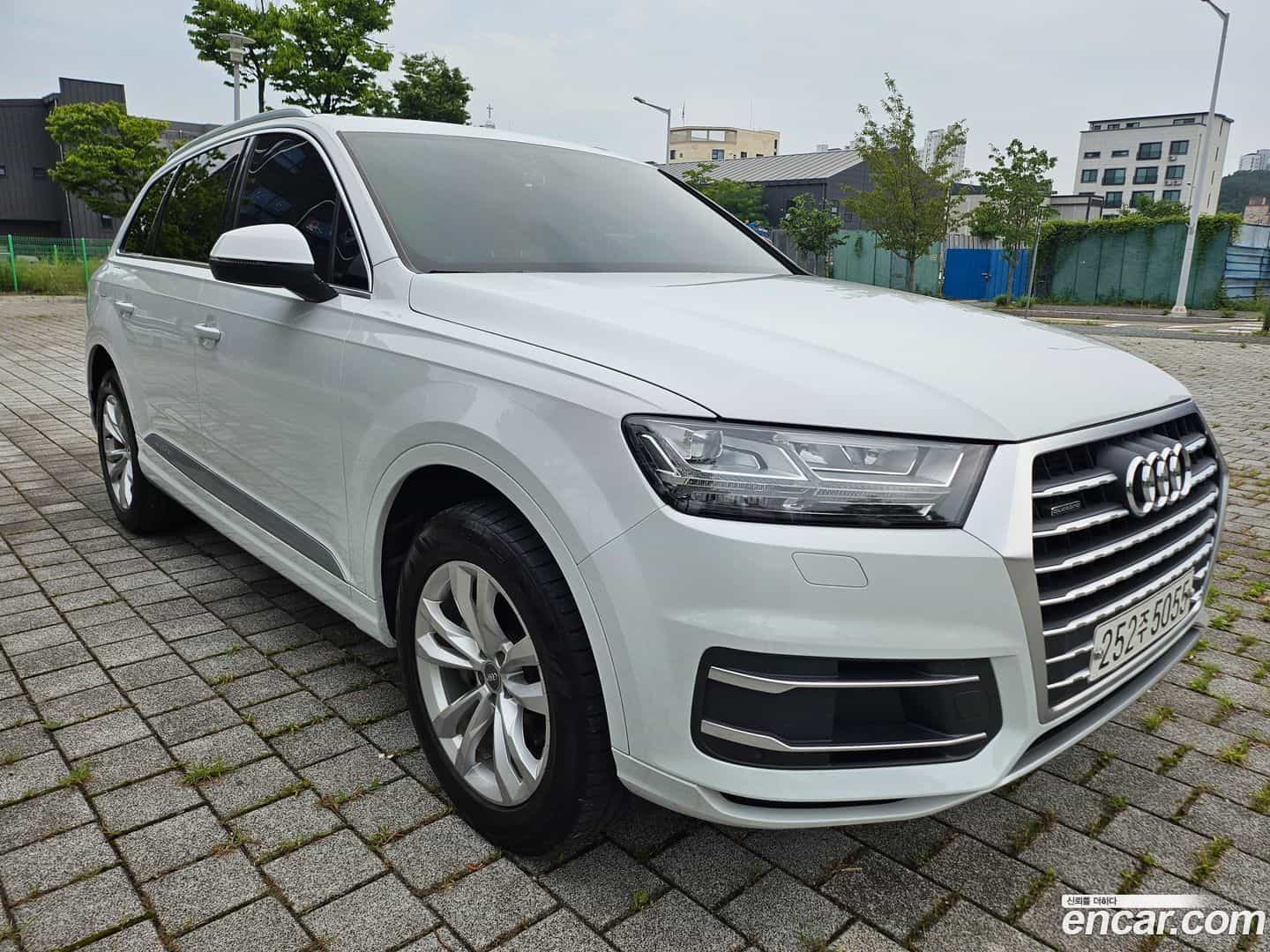 Q7 Audi 2019.10-OUTER-002