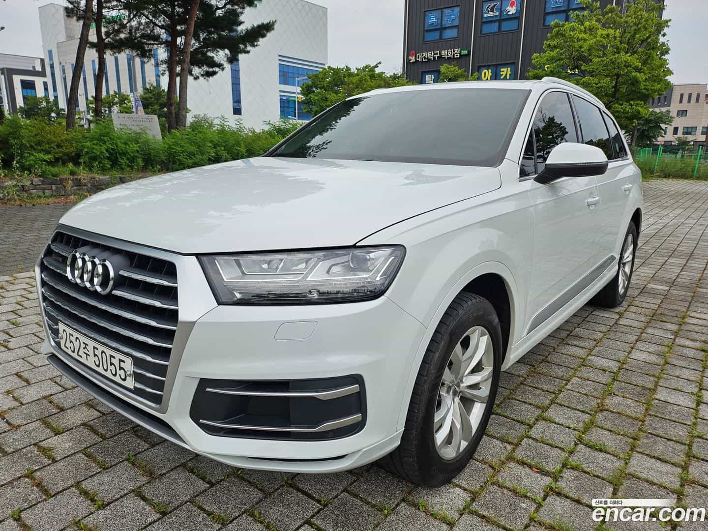 Q7 Audi 2019.10-OUTER-003