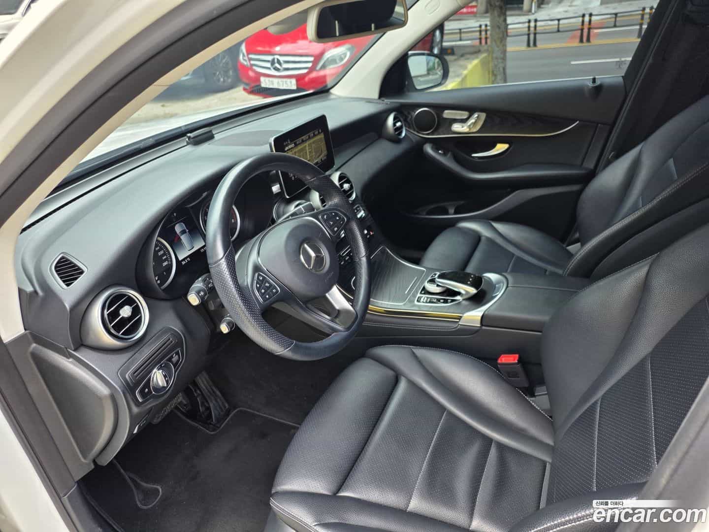 GLC-Class Mercedes-Benz 2019.9-INNER-007