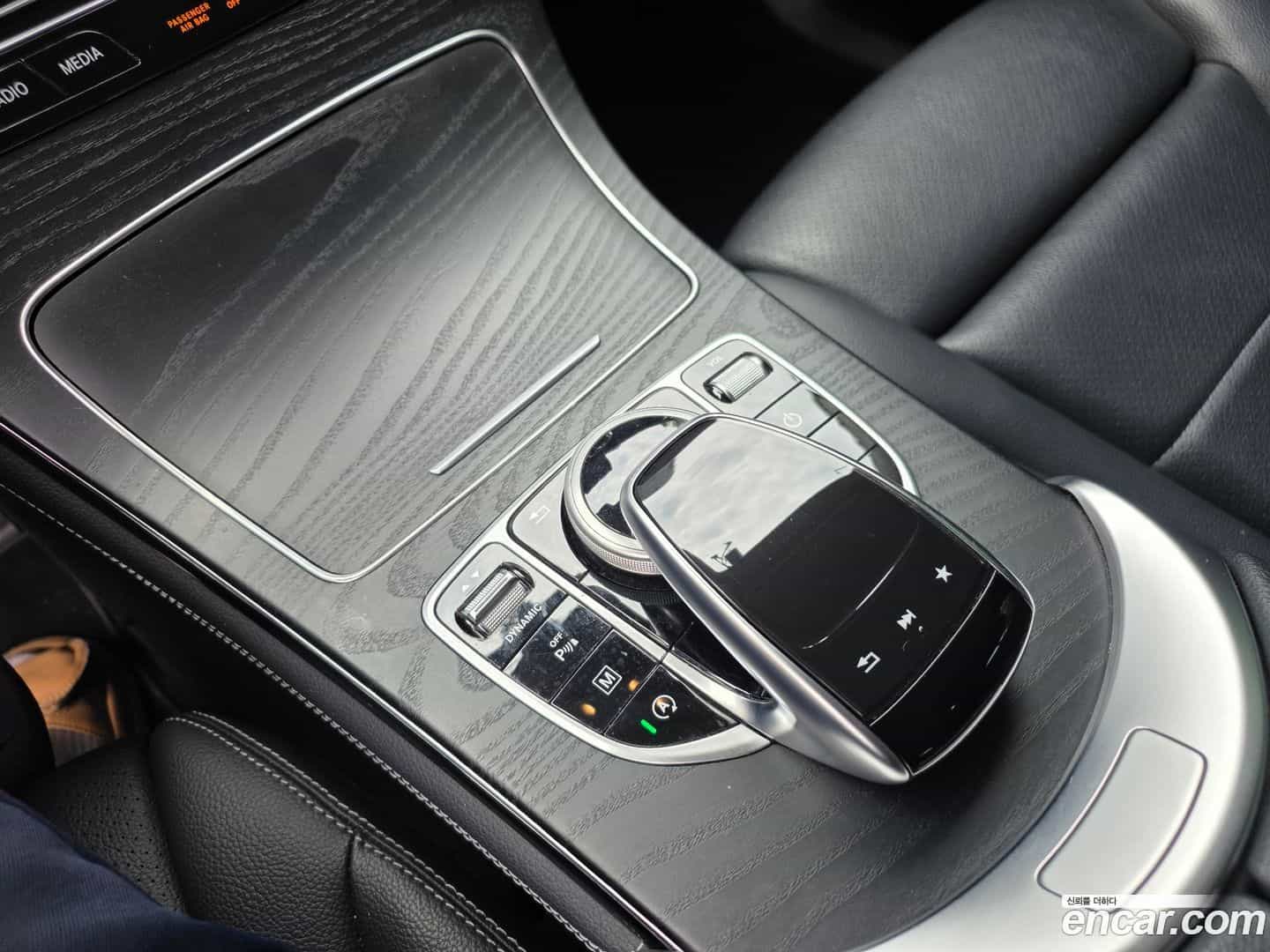 GLC-Class Mercedes-Benz 2019.9-INNER-010