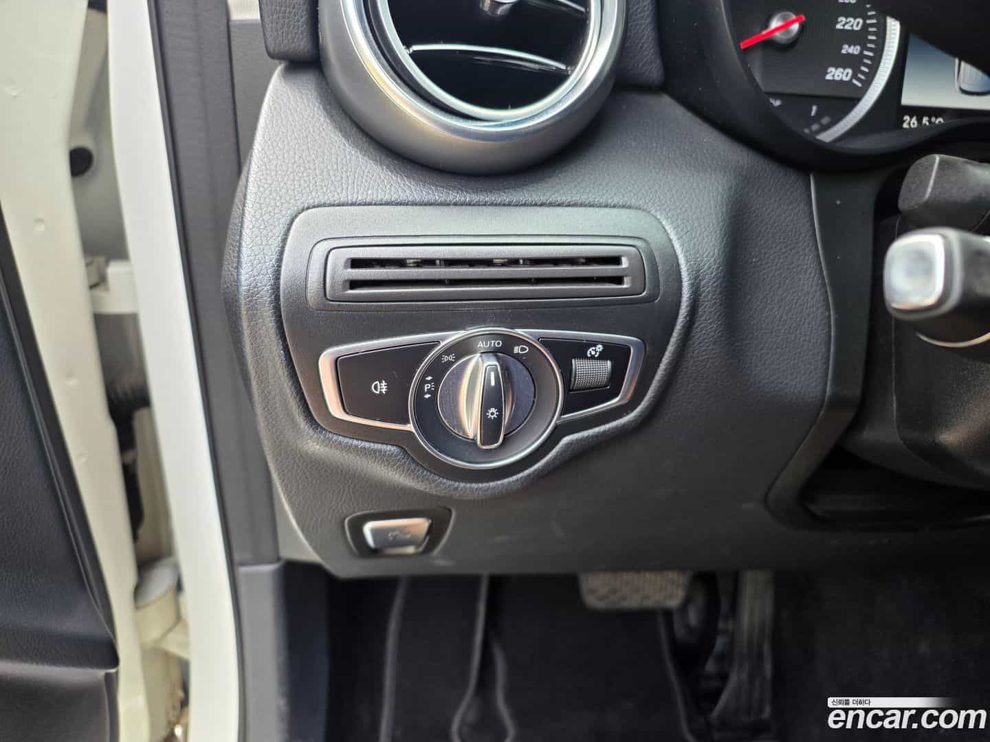 GLC-Class Mercedes-Benz 2019.9-OPTION-015