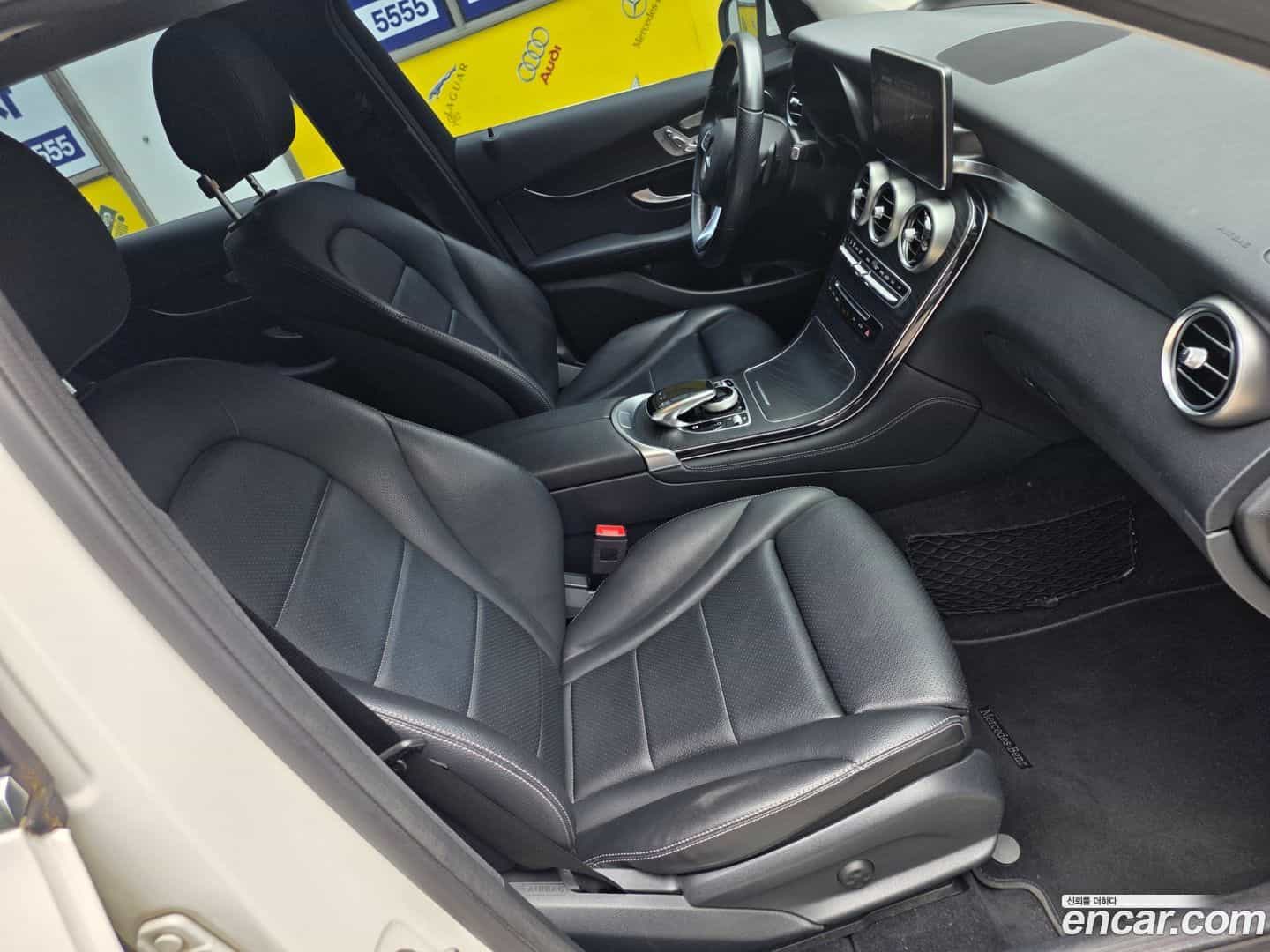 GLC-Class Mercedes-Benz 2019.9-OPTION-022