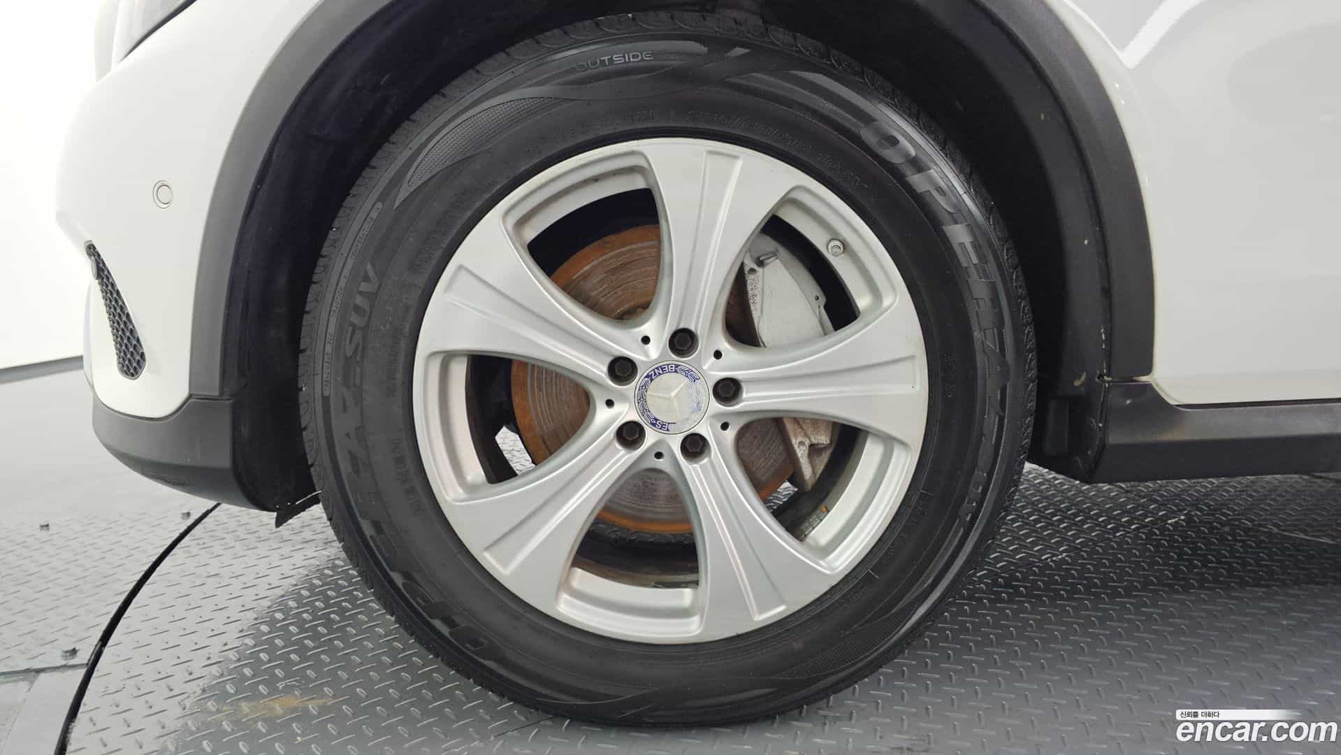 GLC-Class Mercedes-Benz 2016.6-OUTER-005