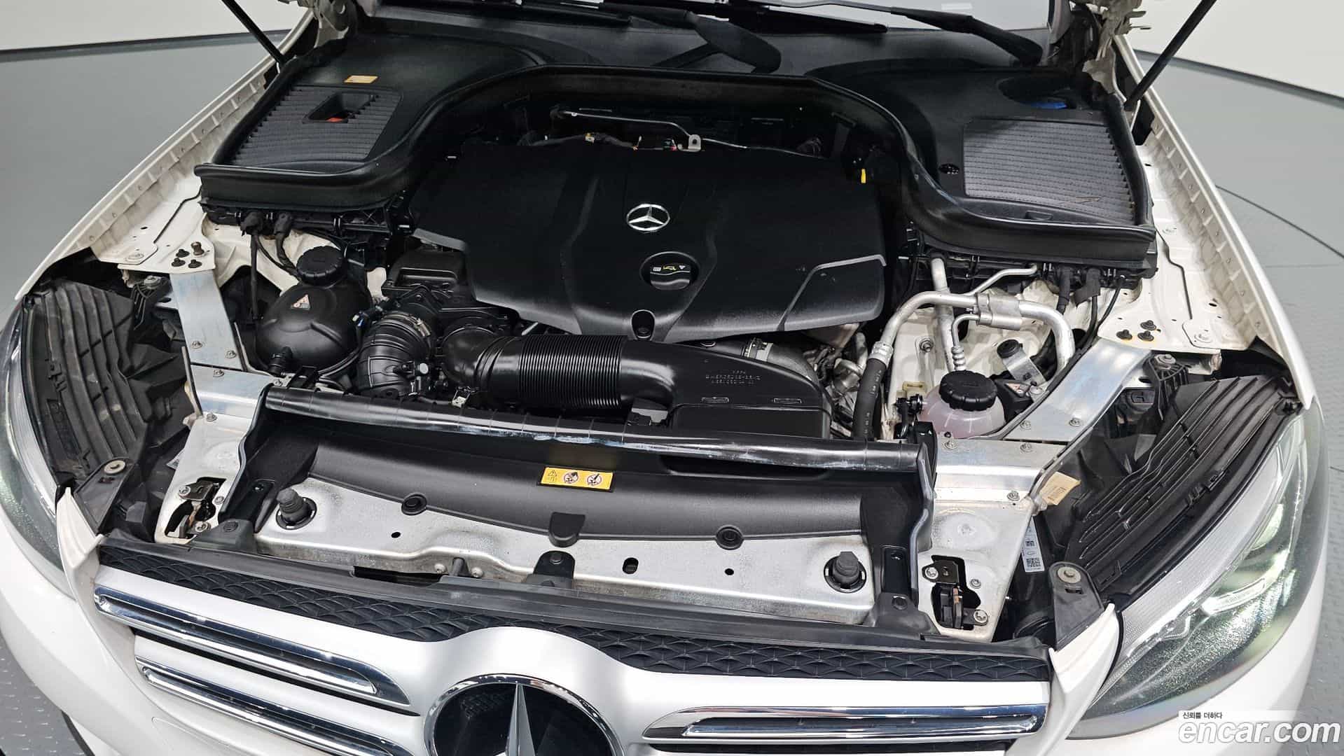 GLC-Class Mercedes-Benz 2016.6-OUTER-006