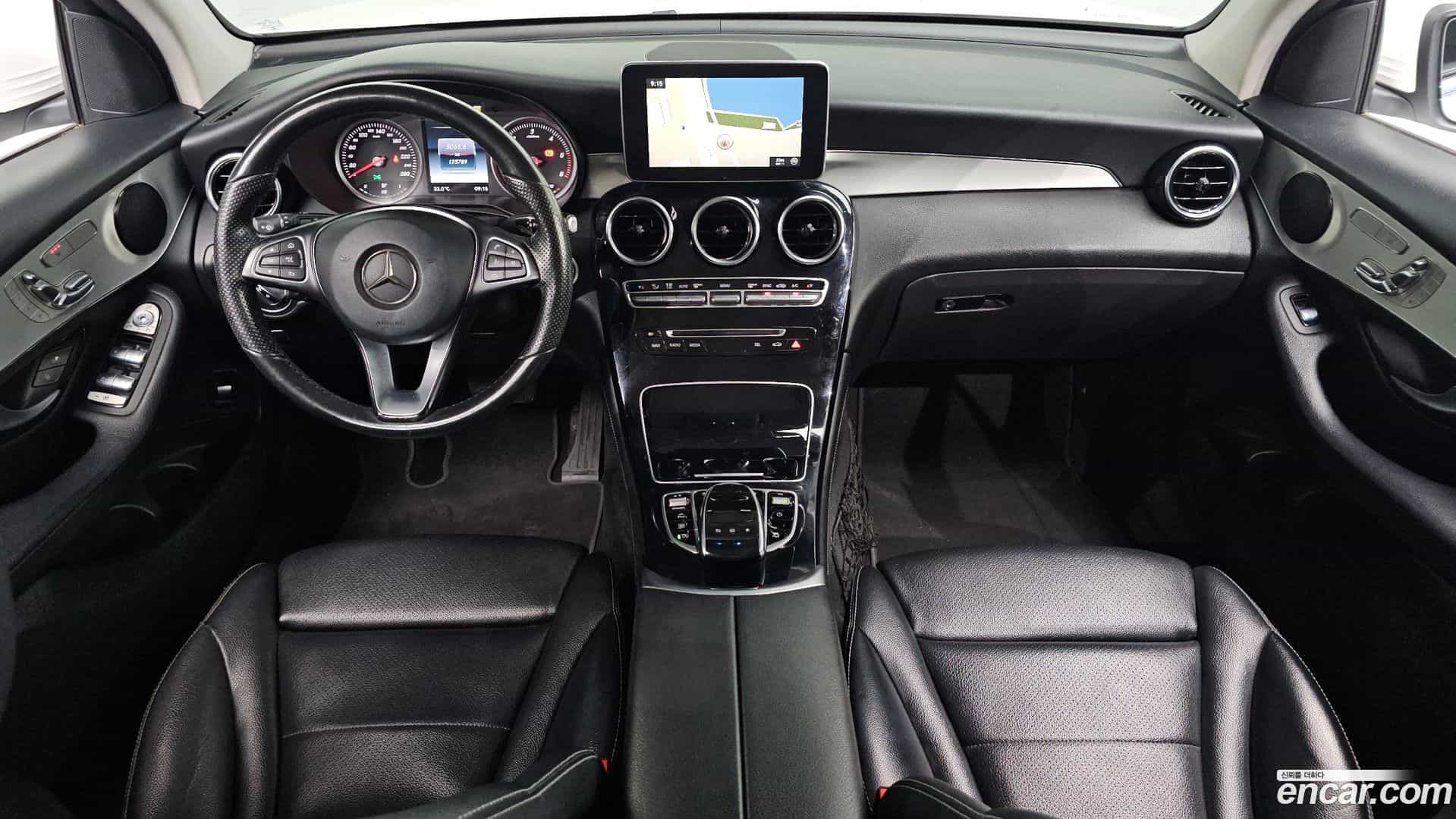 GLC-Class Mercedes-Benz 2016.6-INNER-007